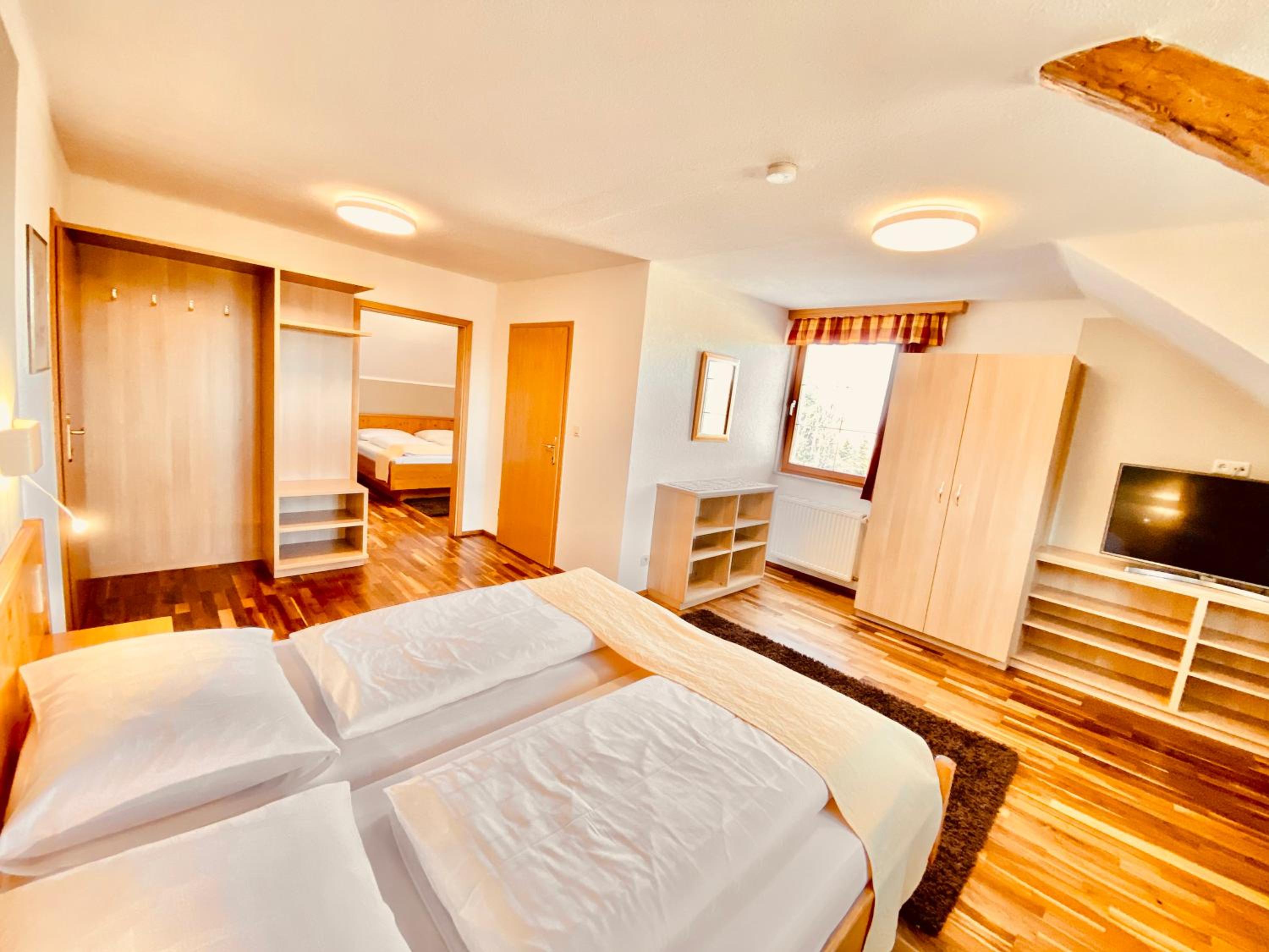 Quadruple Room with Shared Bathroom photo 1