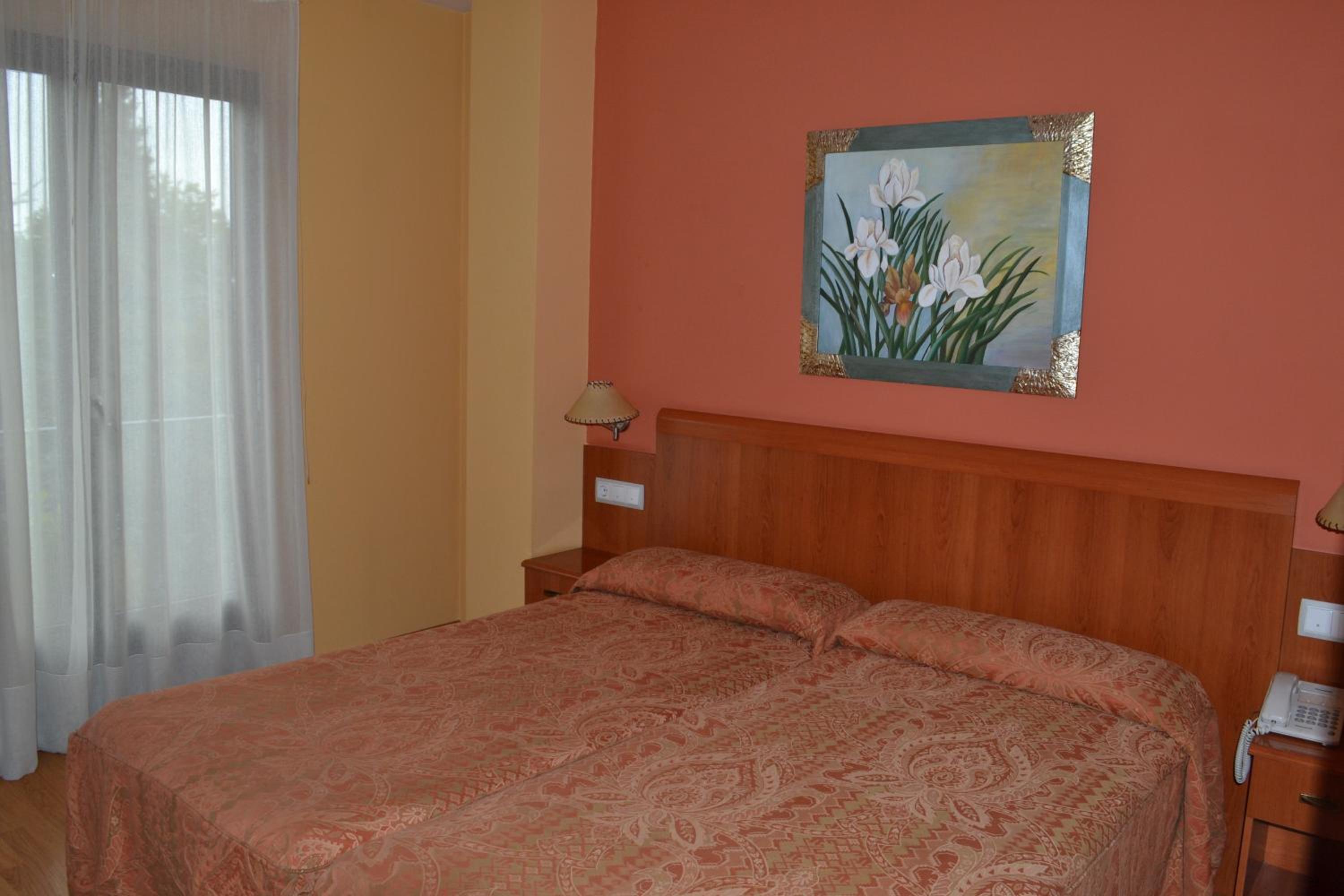Double or Twin Room - Photo 5