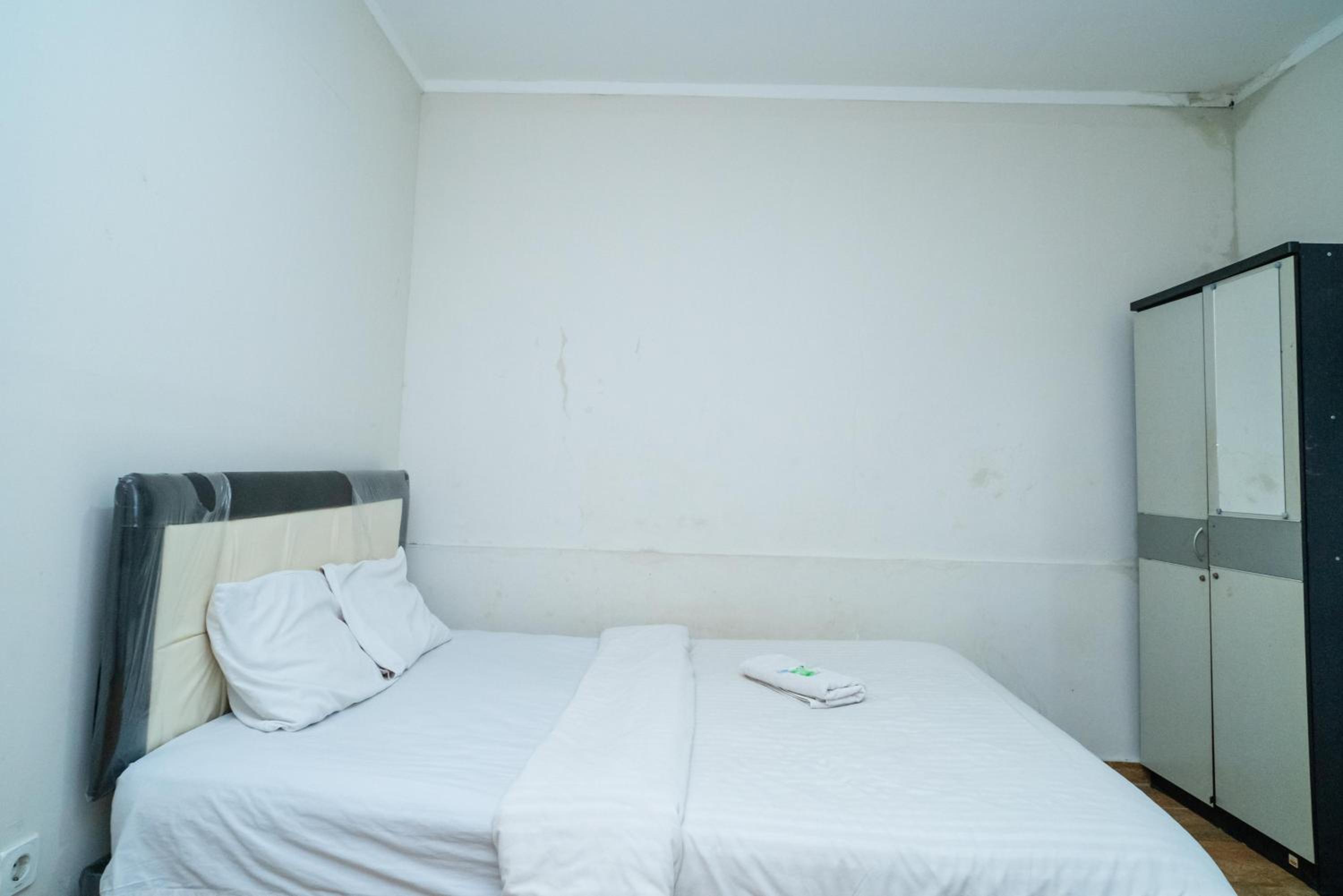 Standard Double Room - Photo 8