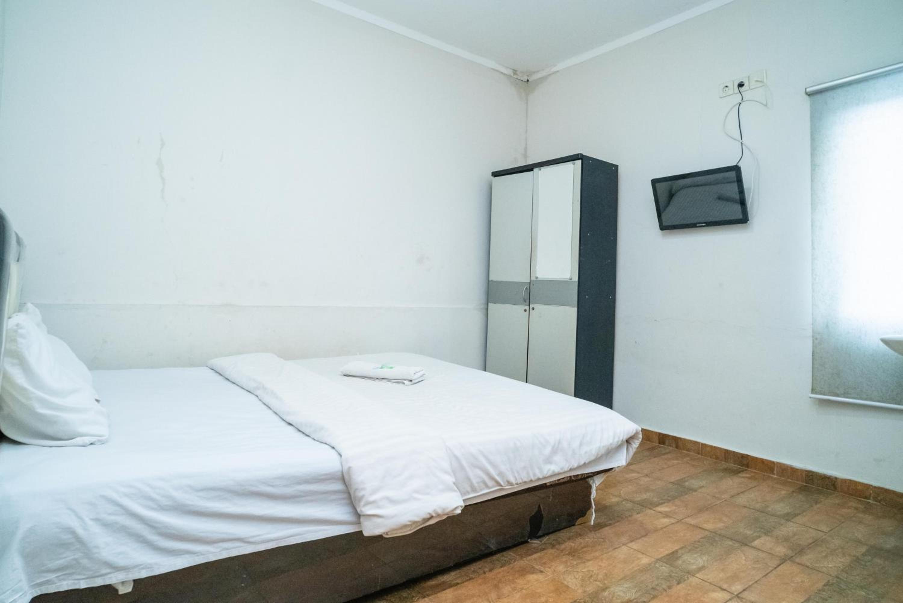 Standard Double Room - Photo 10