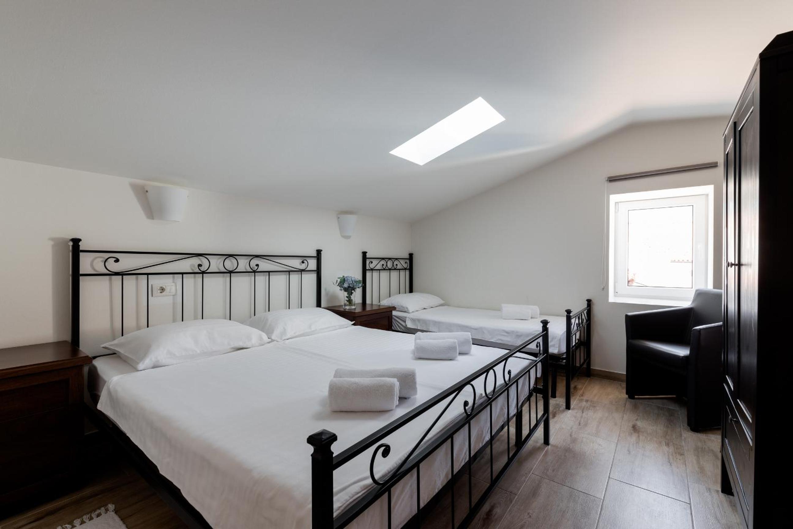 Triple Room - Photo 1
