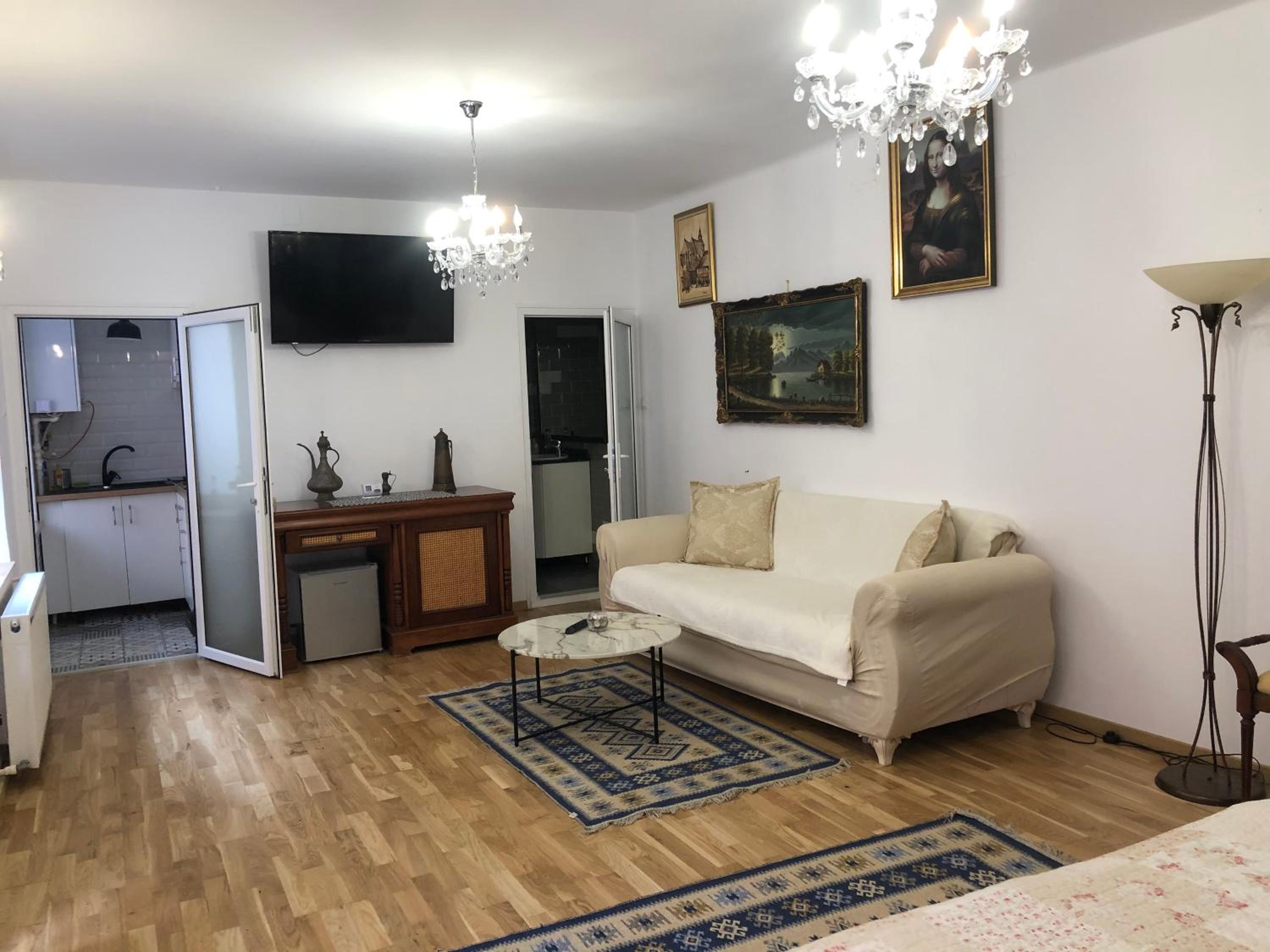 One-Bedroom Apartment - Photo 11
