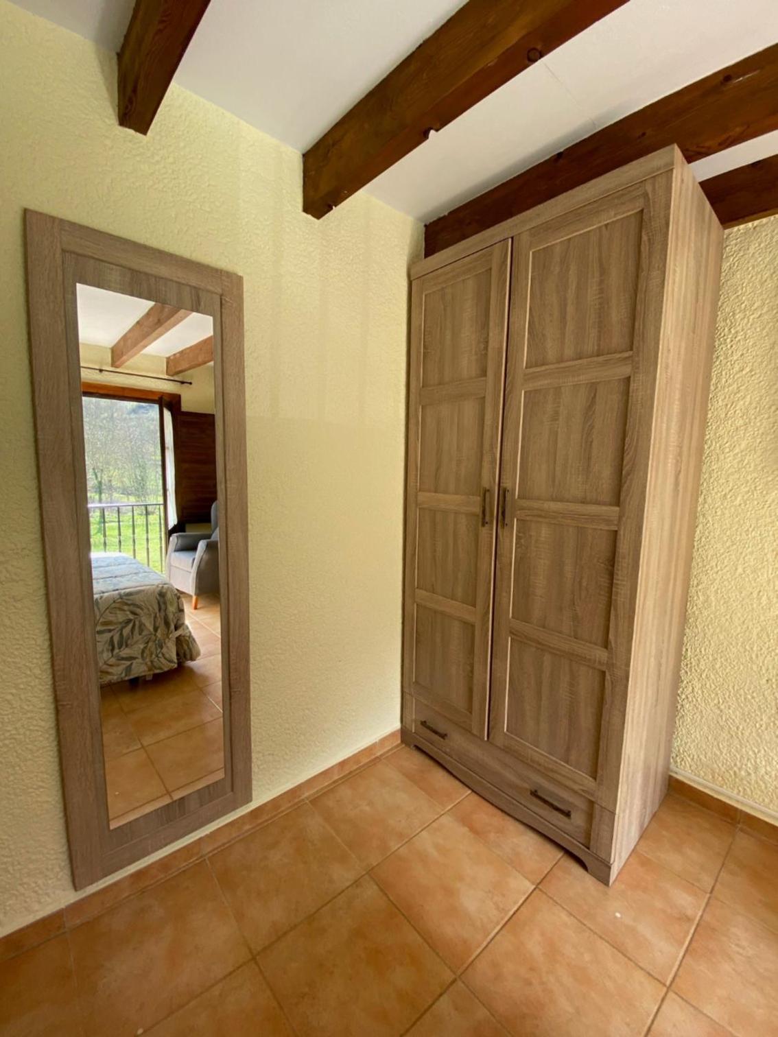 Deluxe King Room - Photo 2