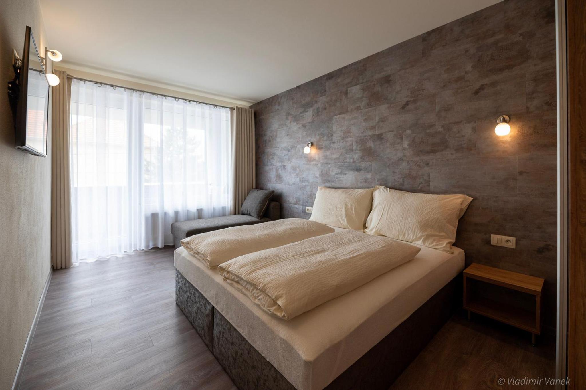 Two-Bedroom Apartment - Photo 3