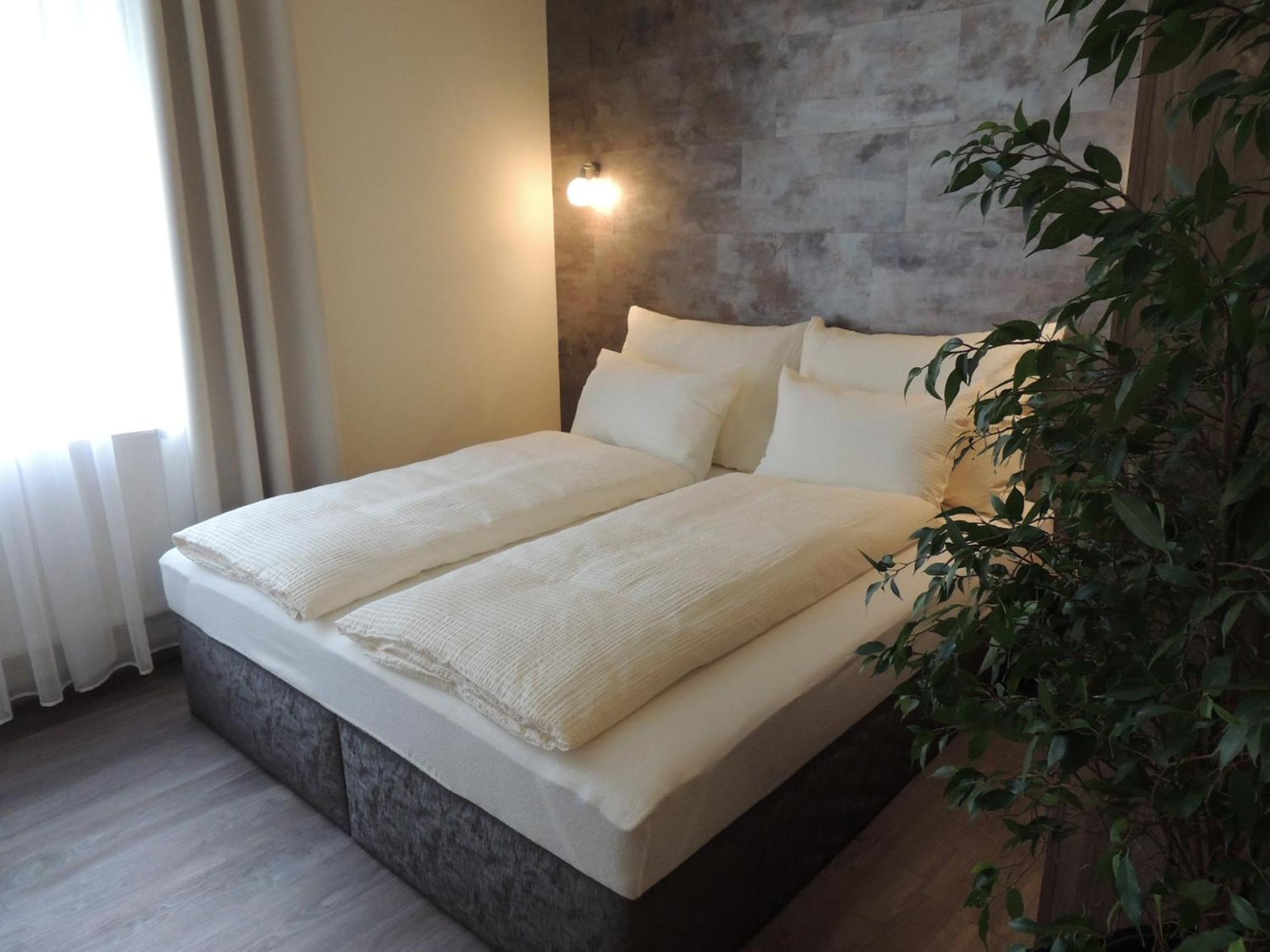 One-Bedroom Apartment - Photo 1