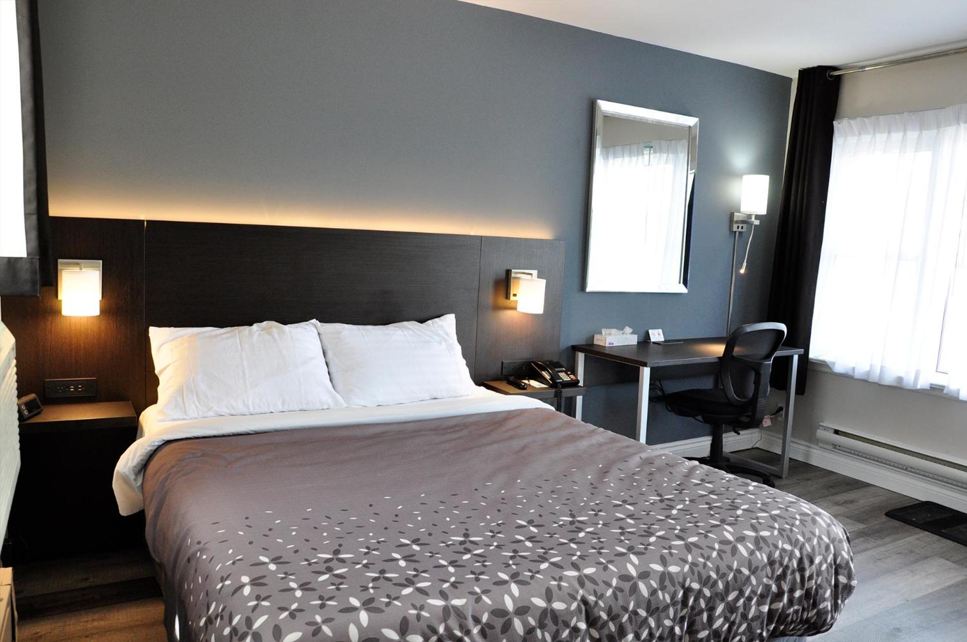 Deluxe Queen Room - Photo 1