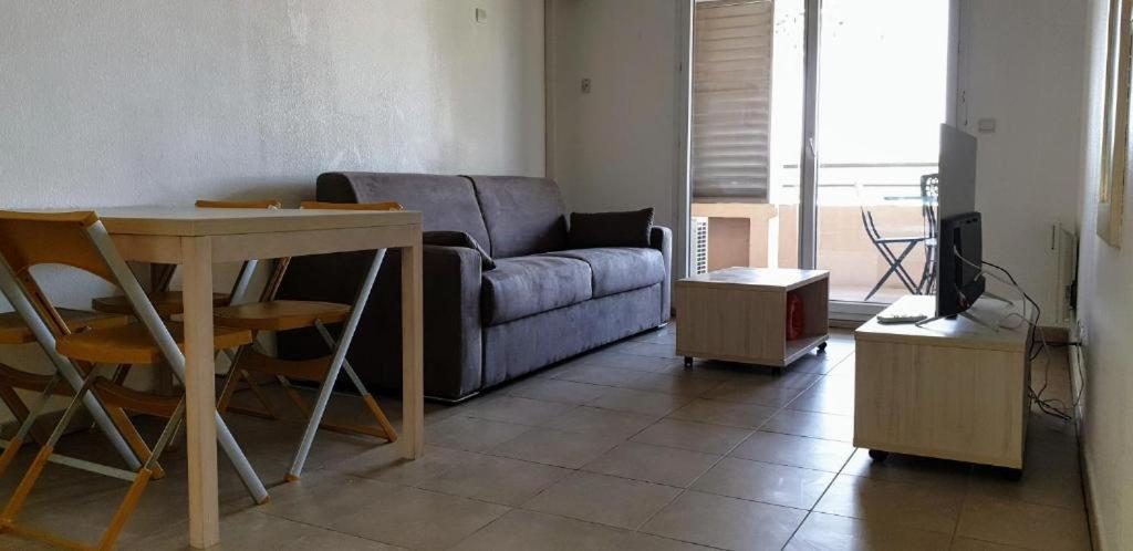 Two-Bedroom Apartment  Road Side photo 1