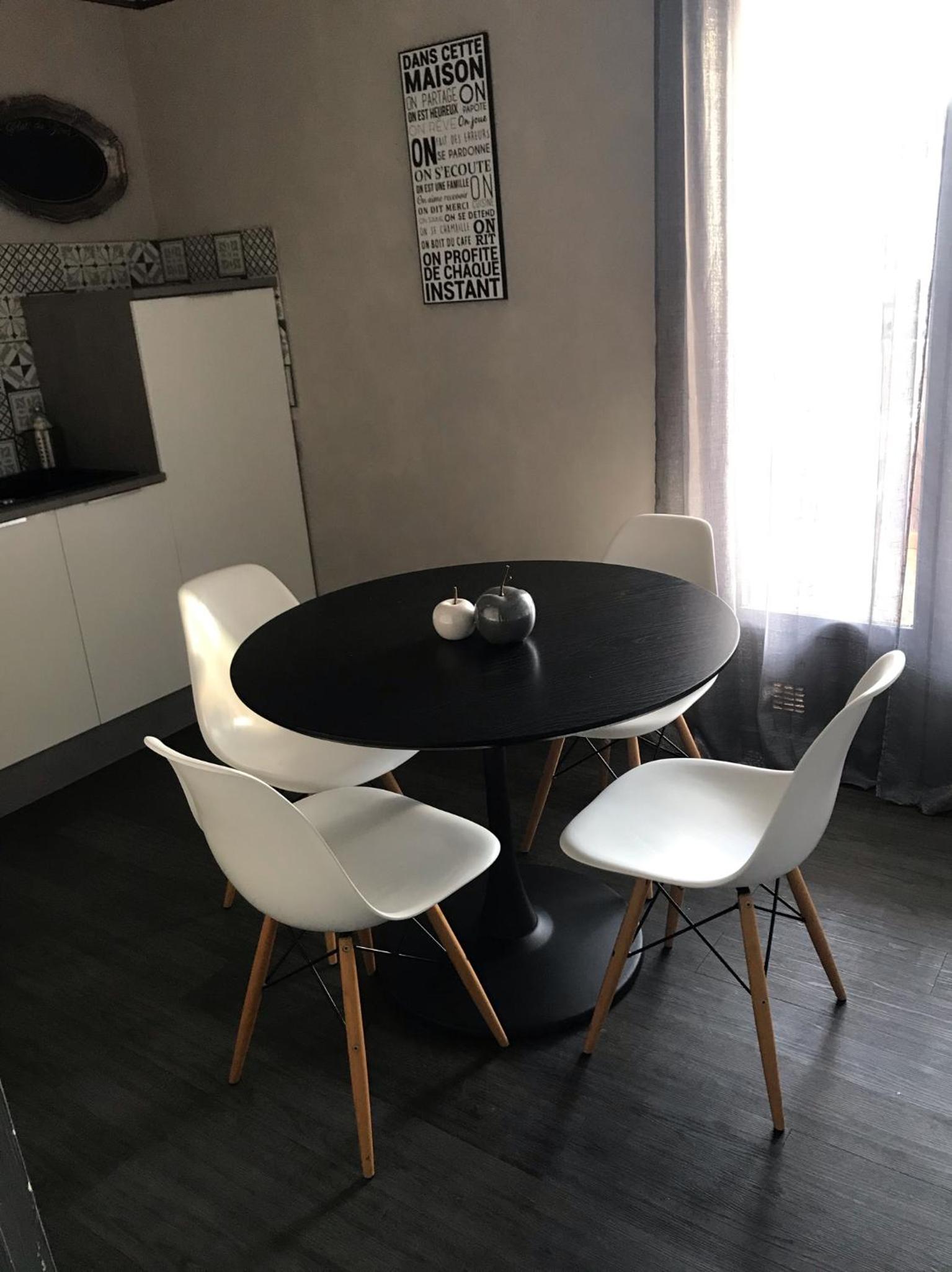 Two-Bedroom Apartment - Photo 3