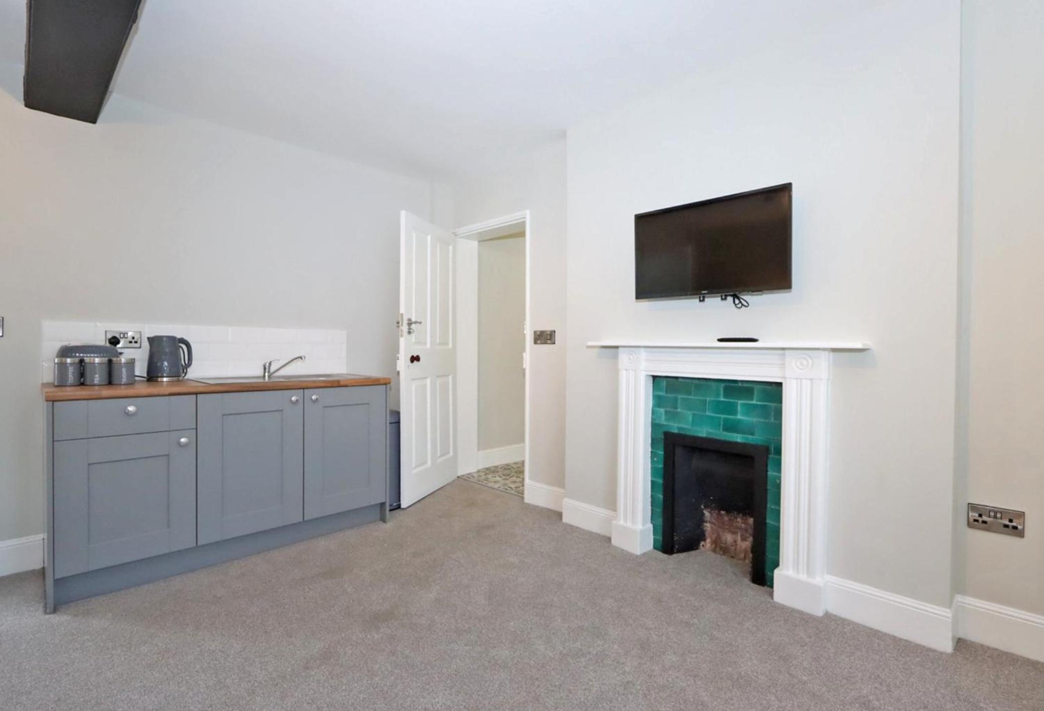 Family Room with Bath - Photo 2