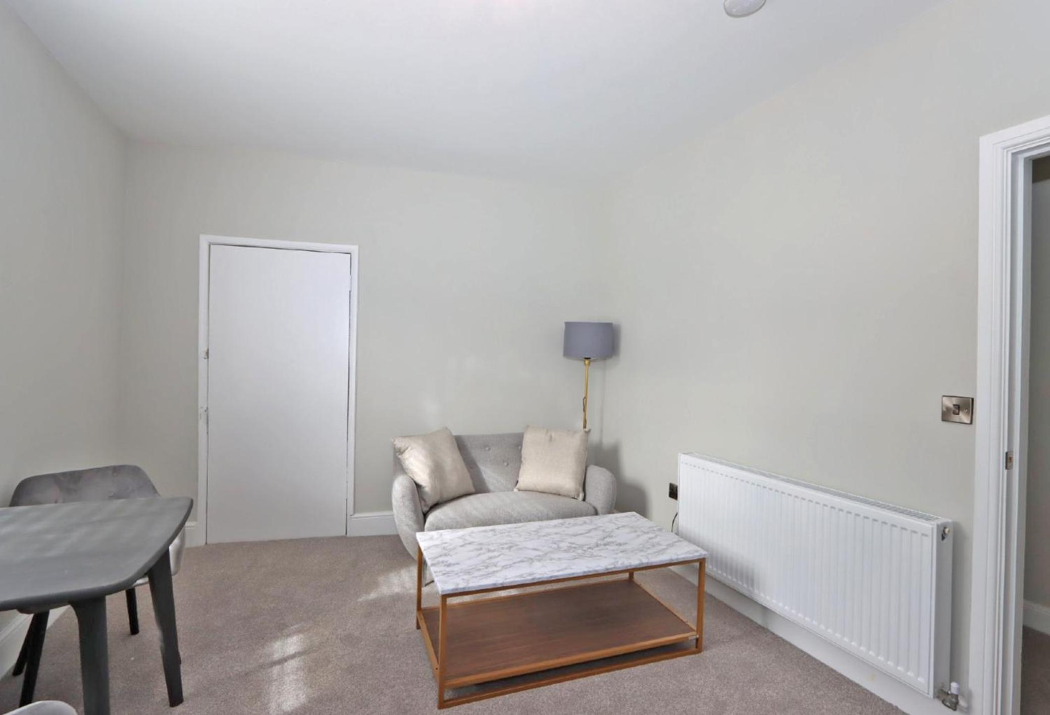 Executive Suite - Photo 5