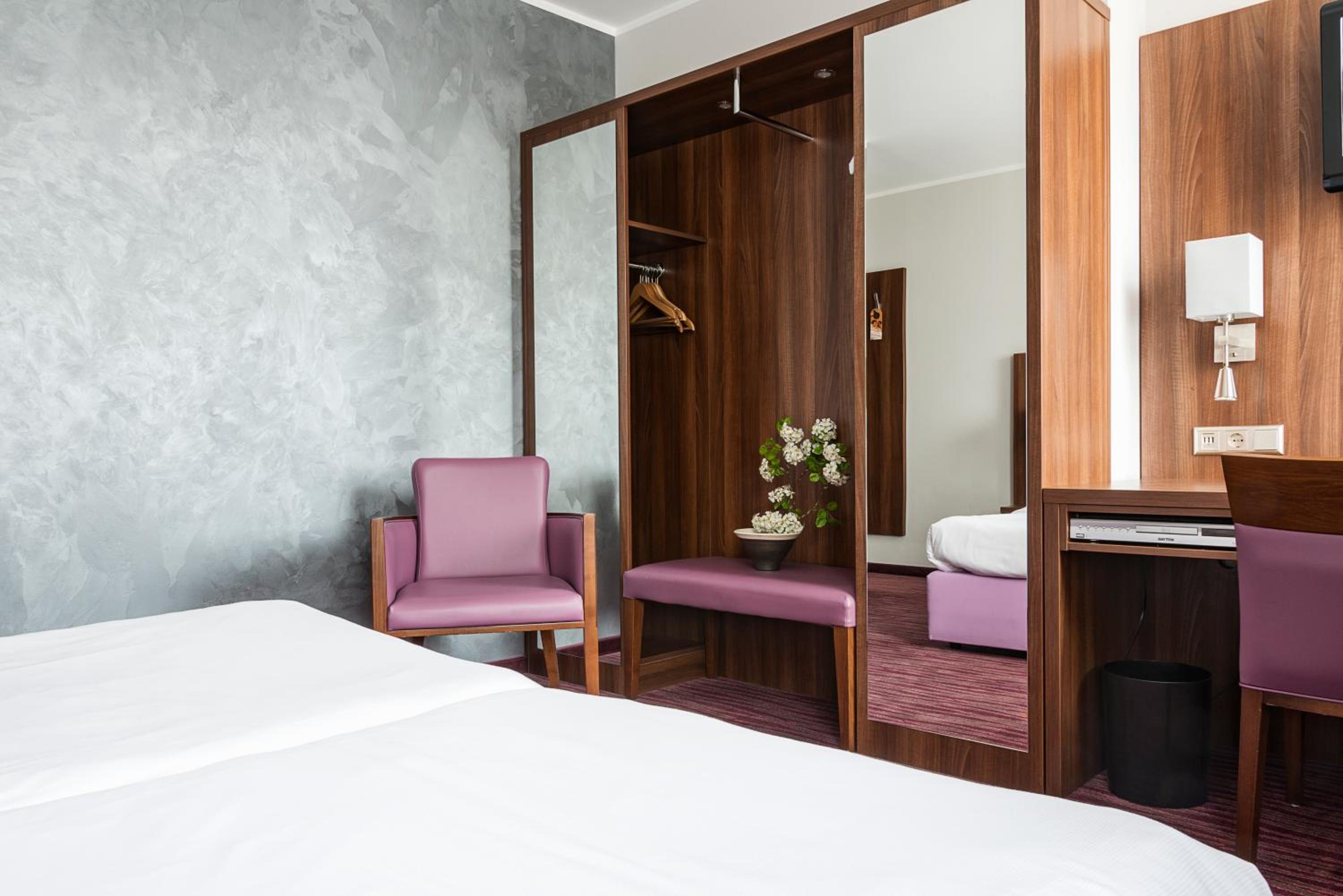 Standard Double Room - Photo 4