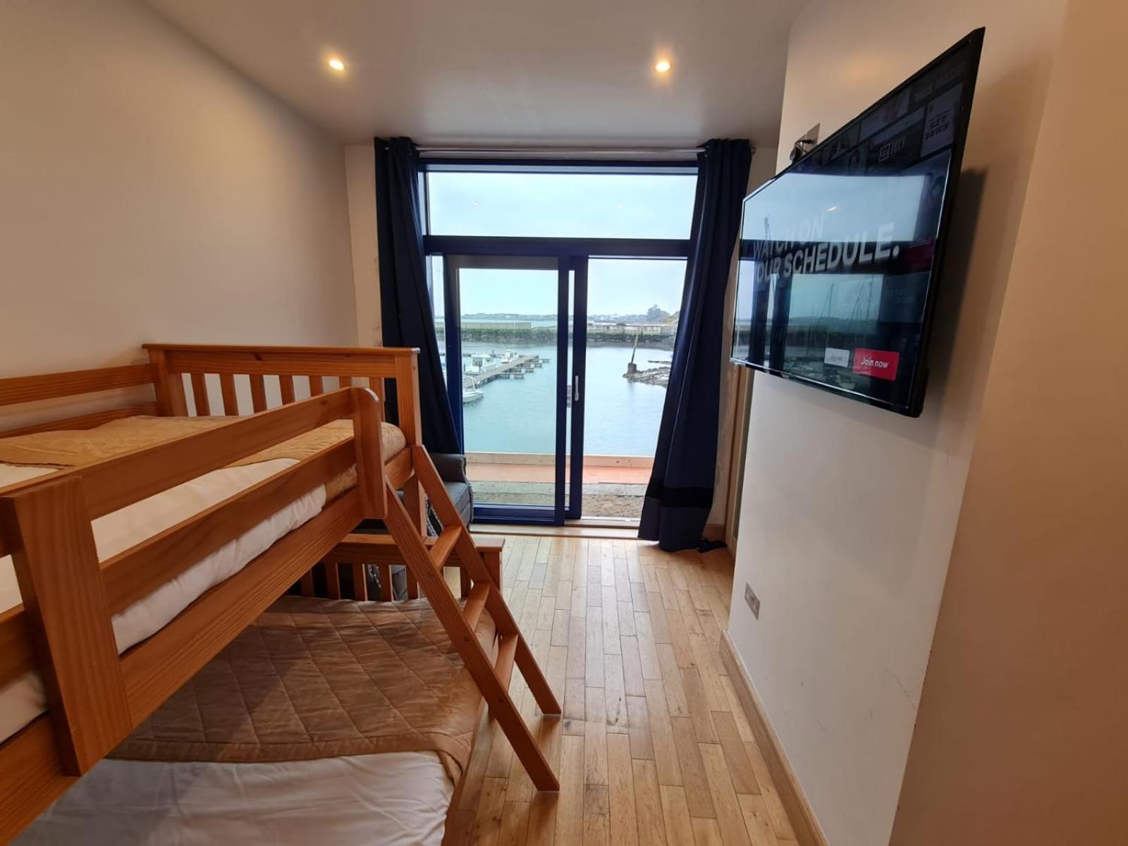 Apartment with Balcony photo 1