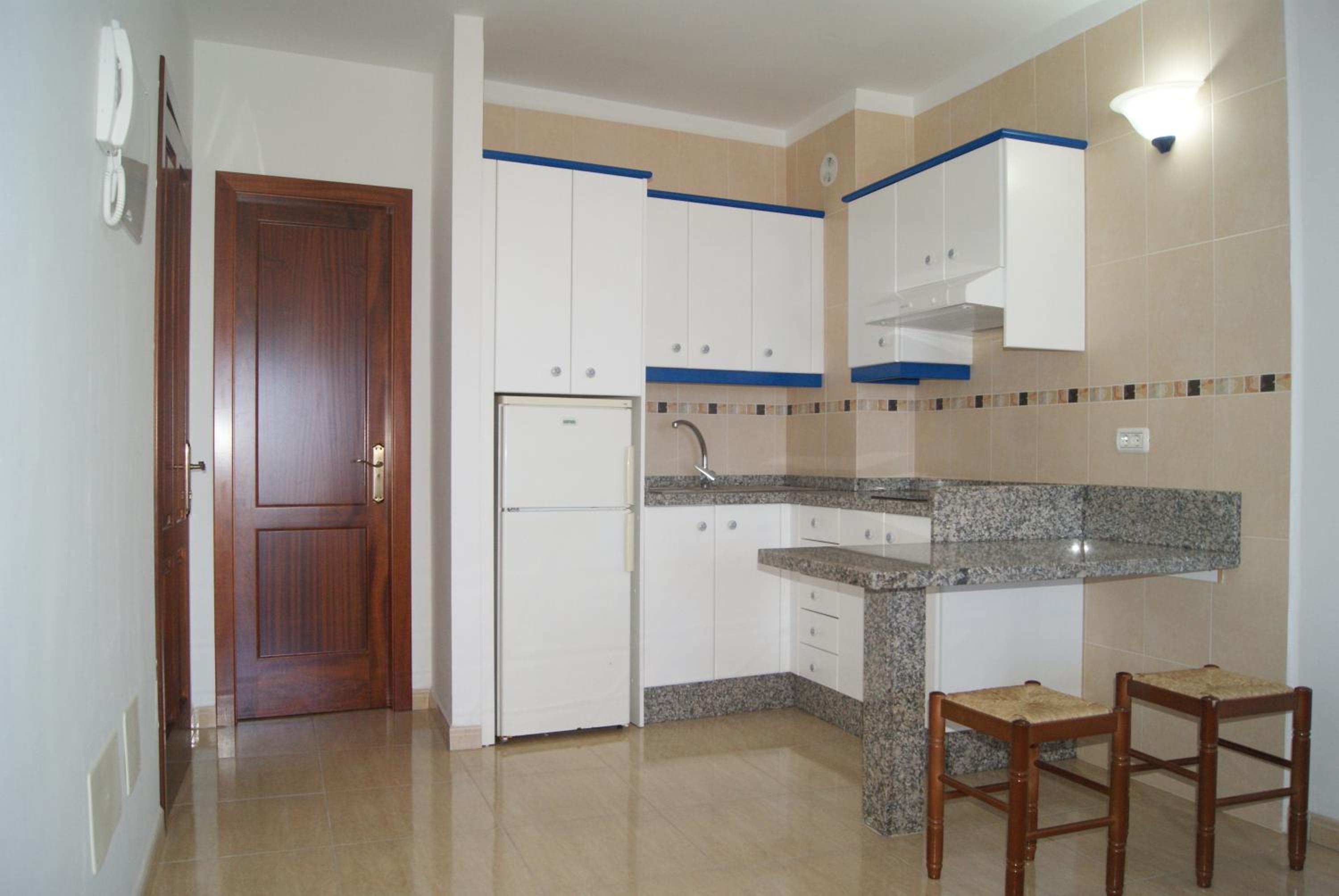One-Bedroom Apartment with Sea View - No Balcony - No.2 photo 2