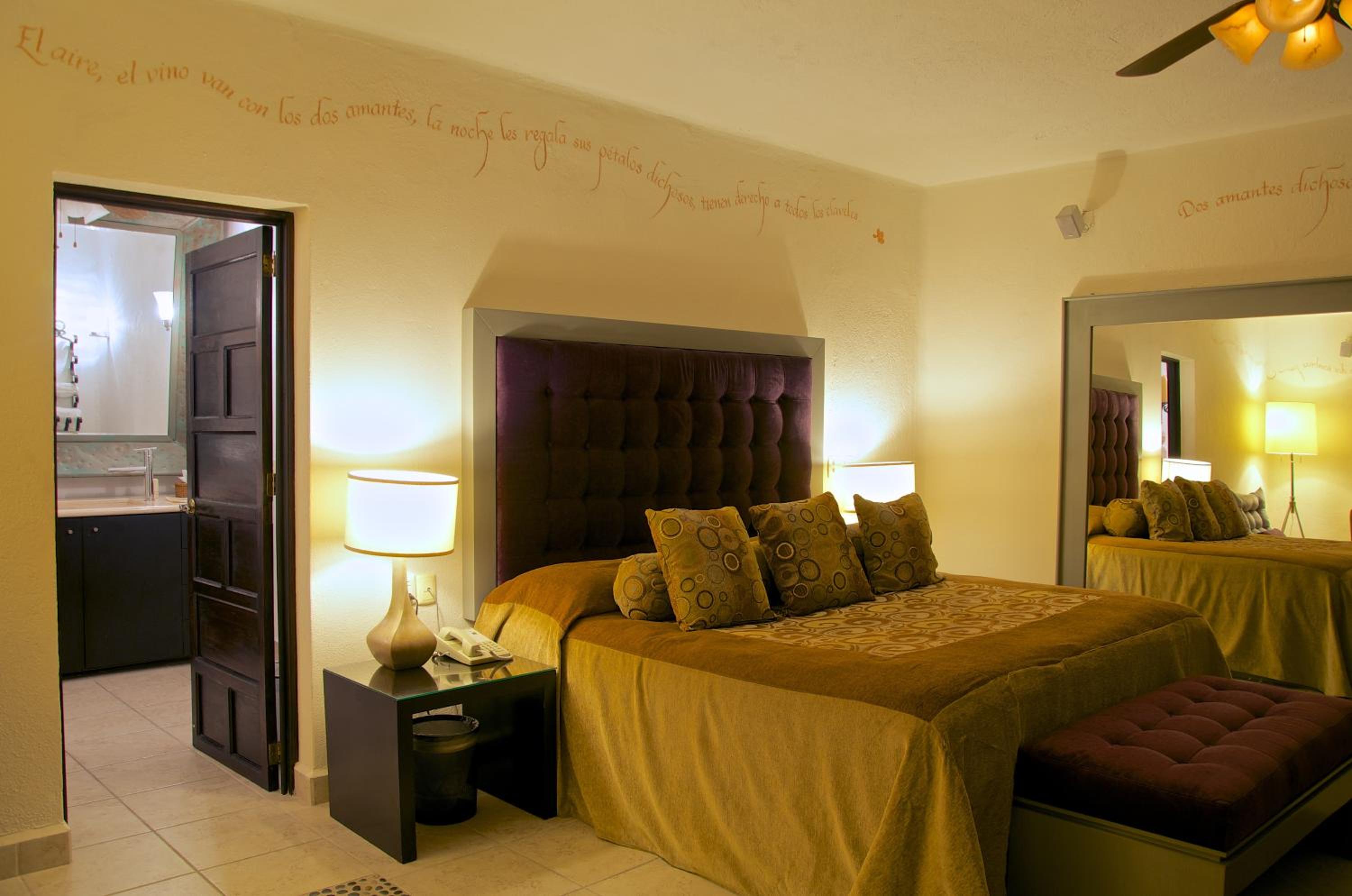 Deluxe Double Room with Ocean View - Photo 4