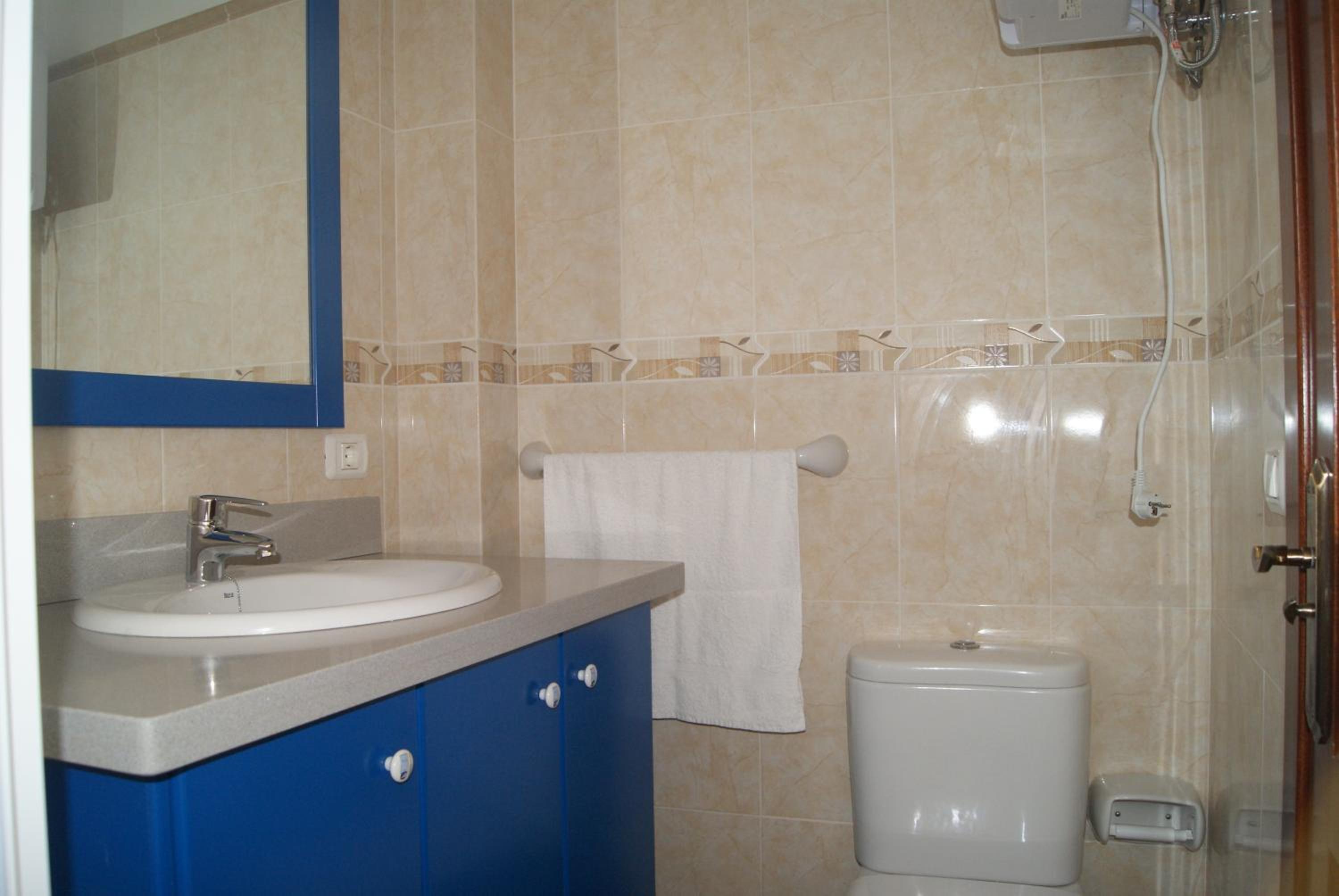  Two-Bedroom Apartment with balcony and sea views No. 6 photo 3