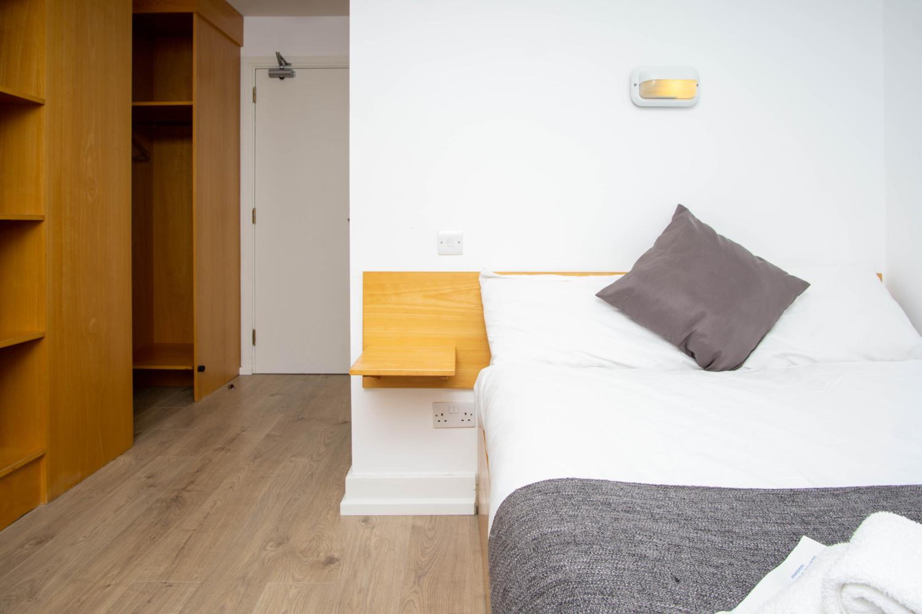 Two-Bedroom Apartment - Photo 6