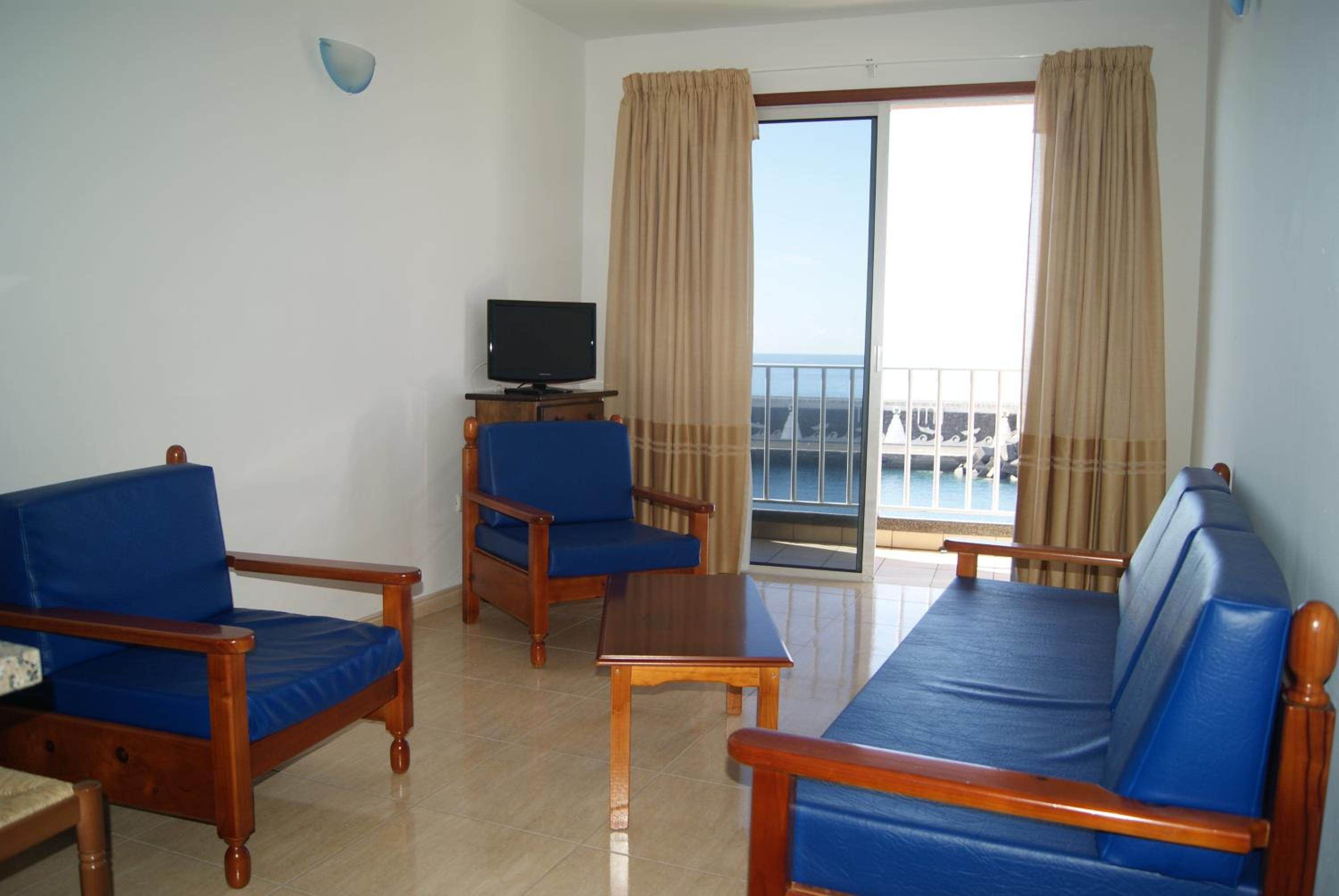 Apartamento de dos habitaciones con balcón y vistas al mar No. 6
