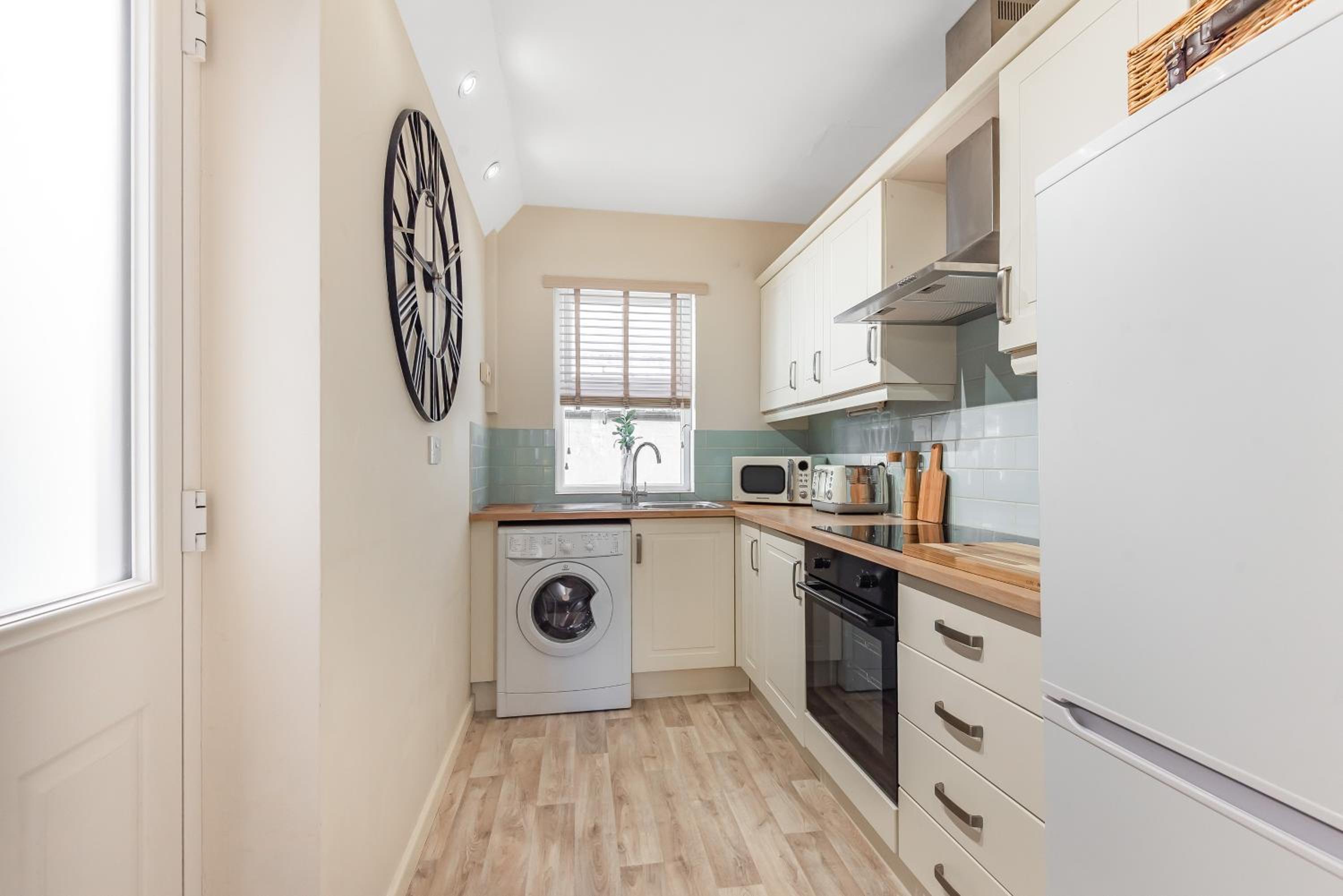 Three-Bedroom House - Photo 13