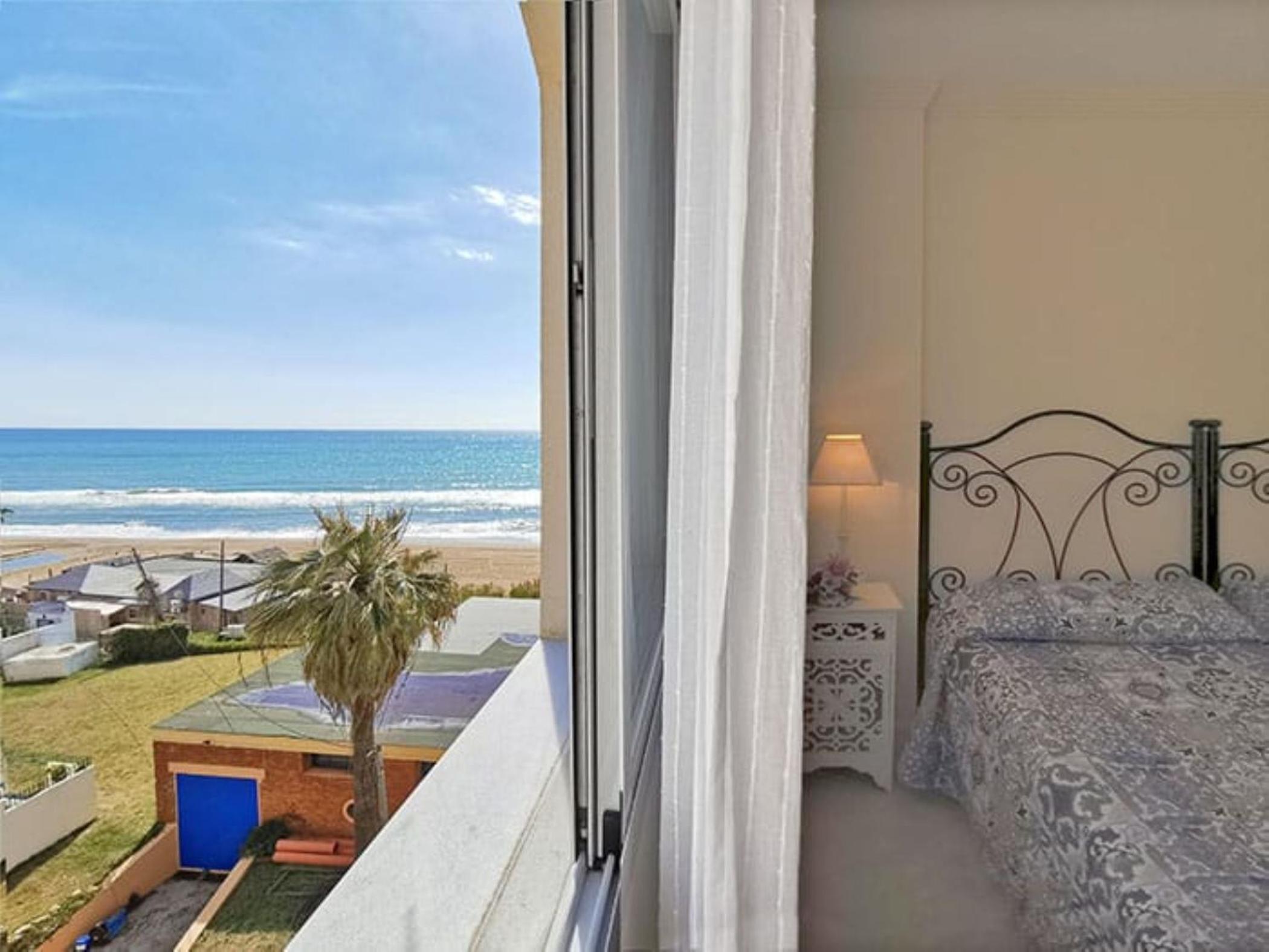 Family Room with Side Sea View