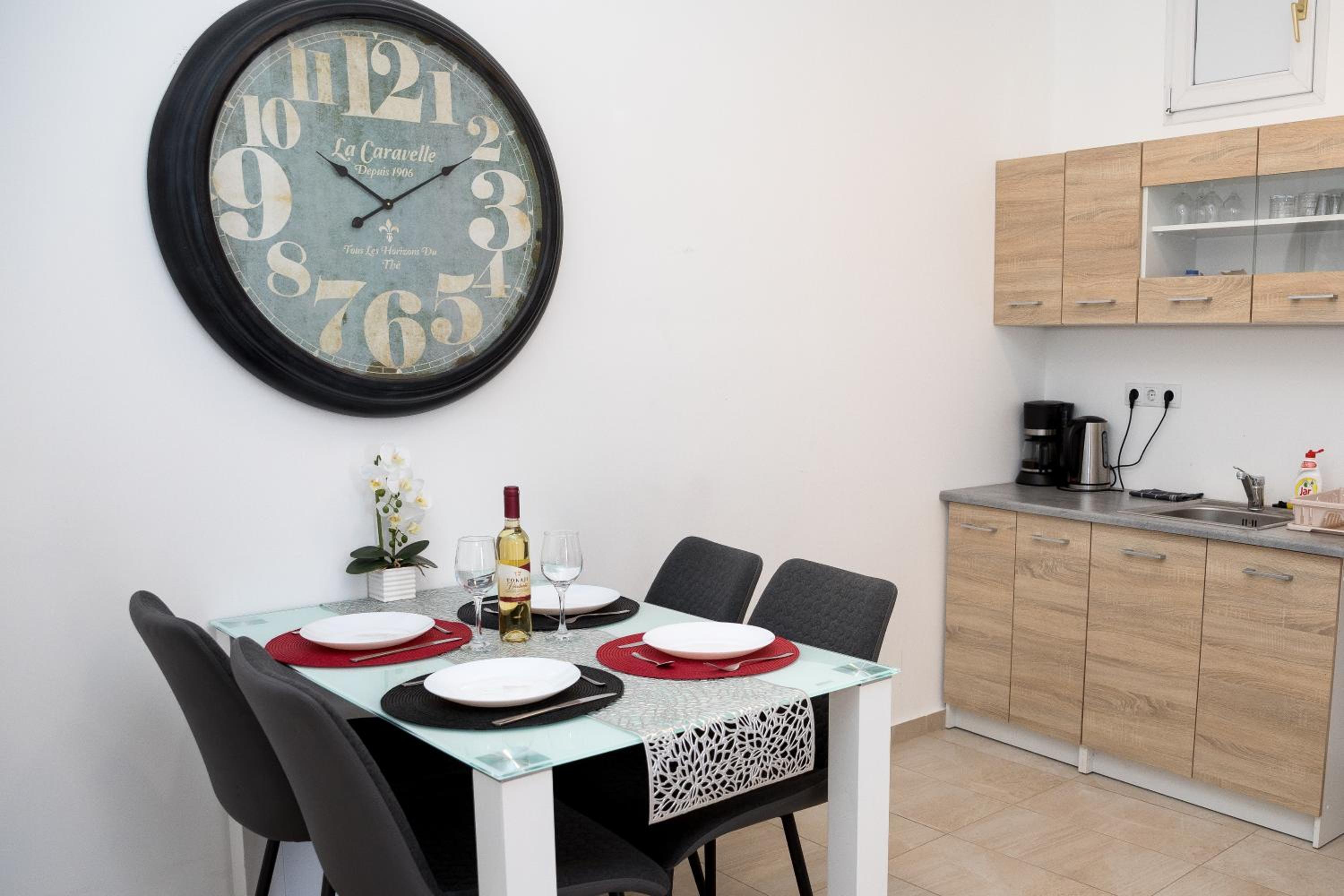 One-Bedroom Family Apartment photo 3