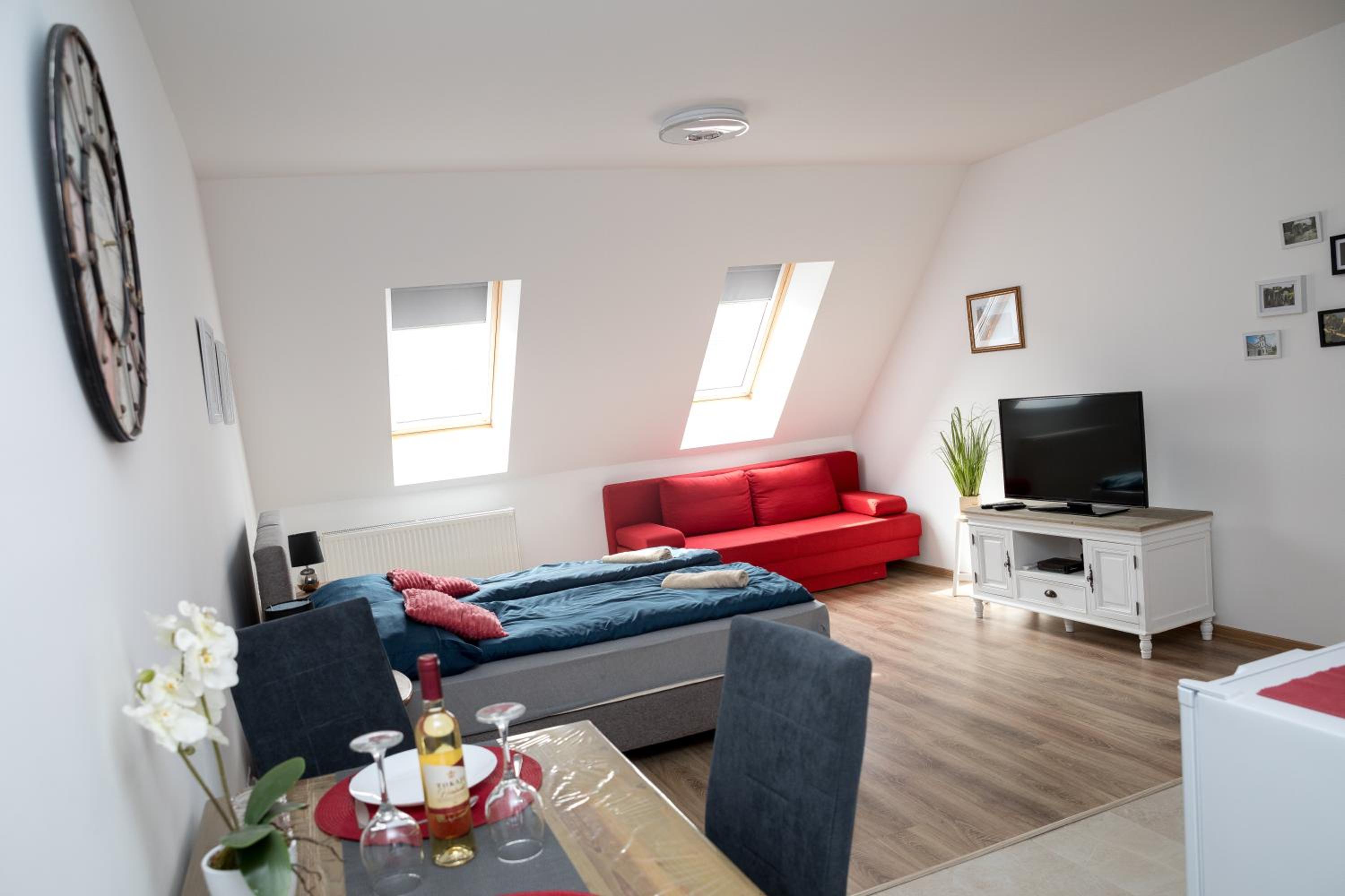 Studio Apartment photo 1