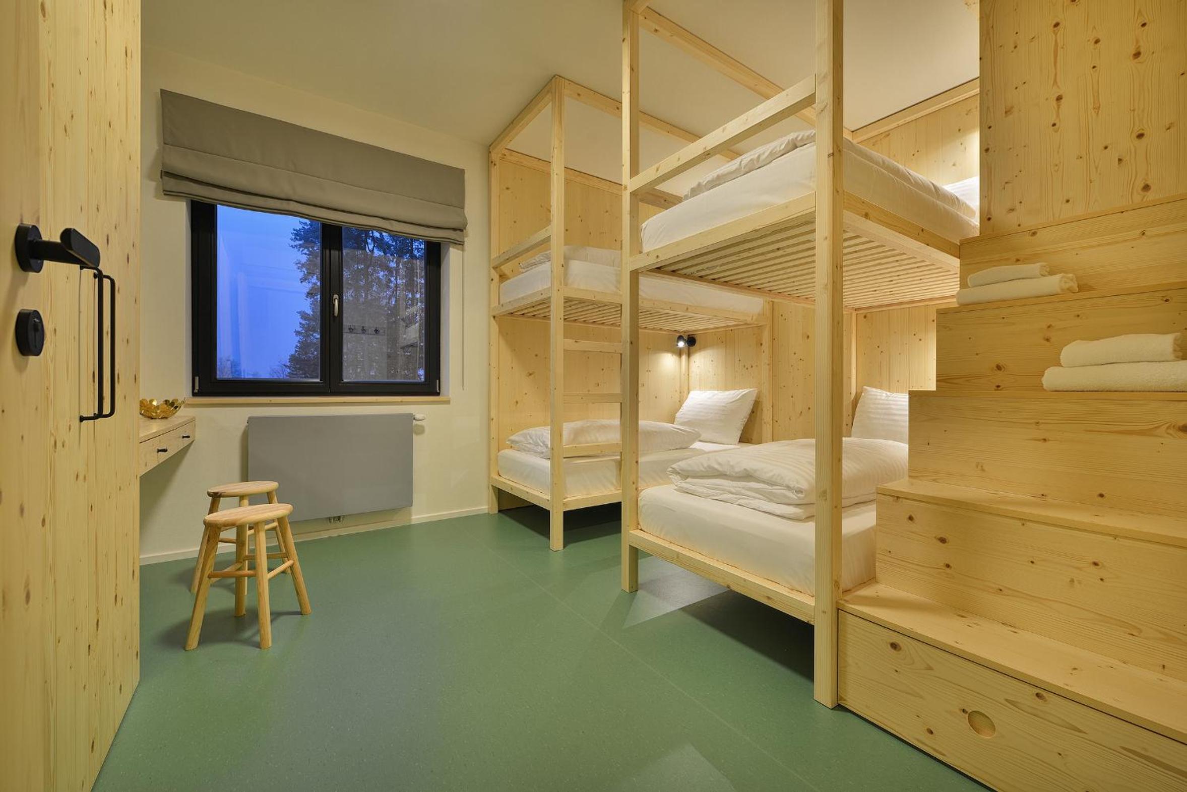 Deluxe Four-Bedroom Maisonette Apartment  - Photo 18