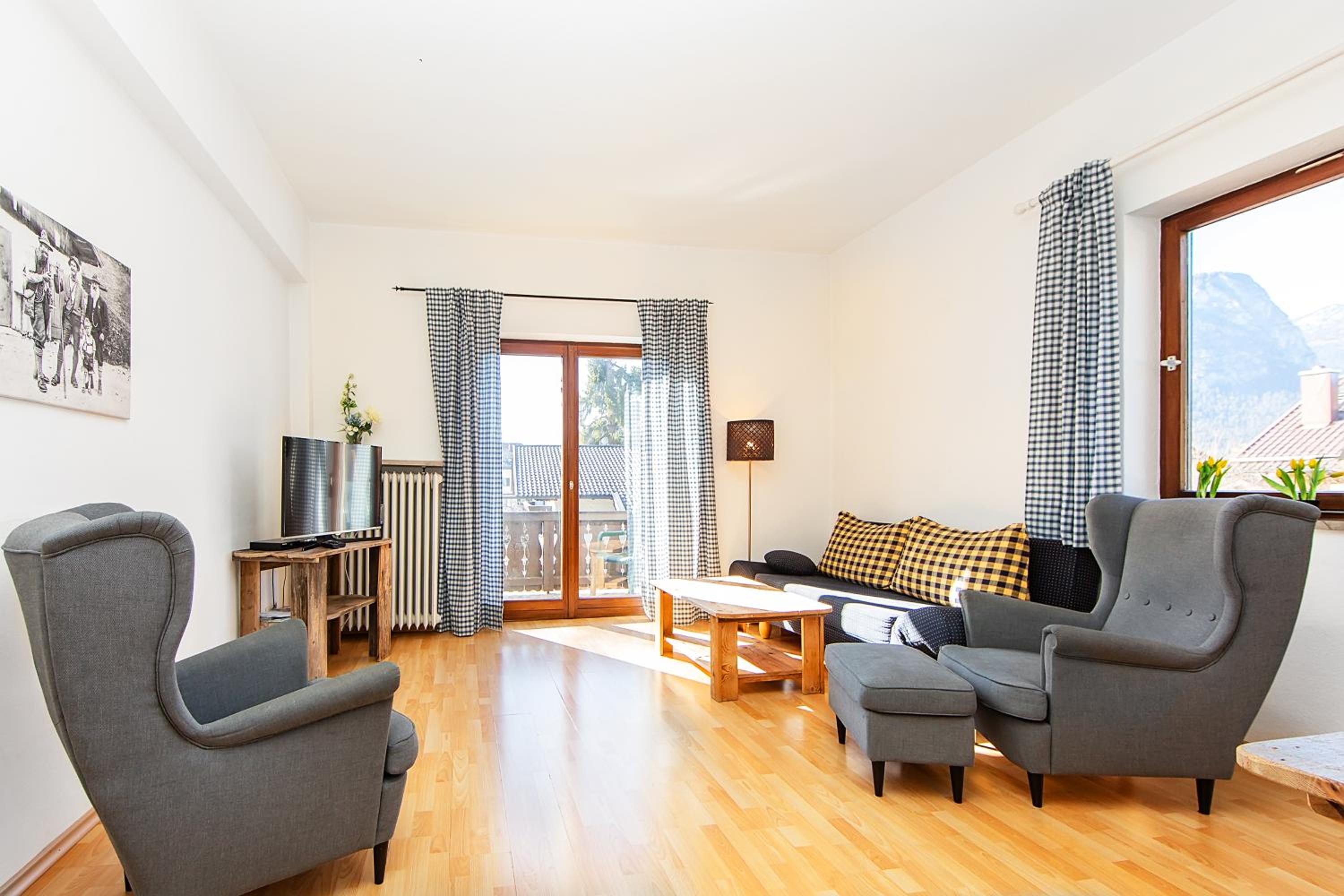 Large Two-Bedroom Apartment photo 2
