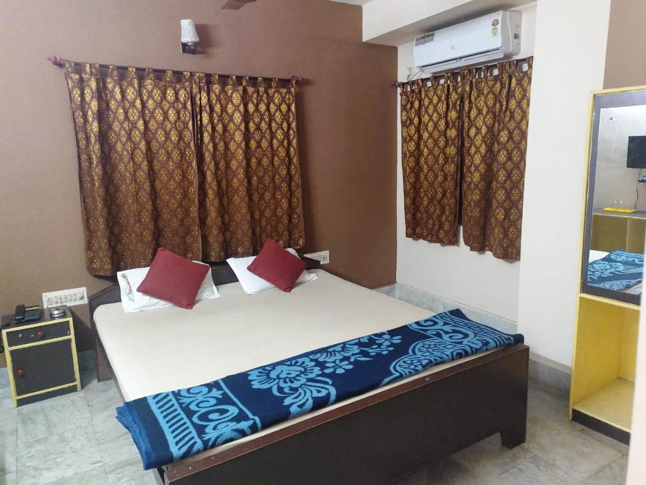 Deluxe Double Room- AC