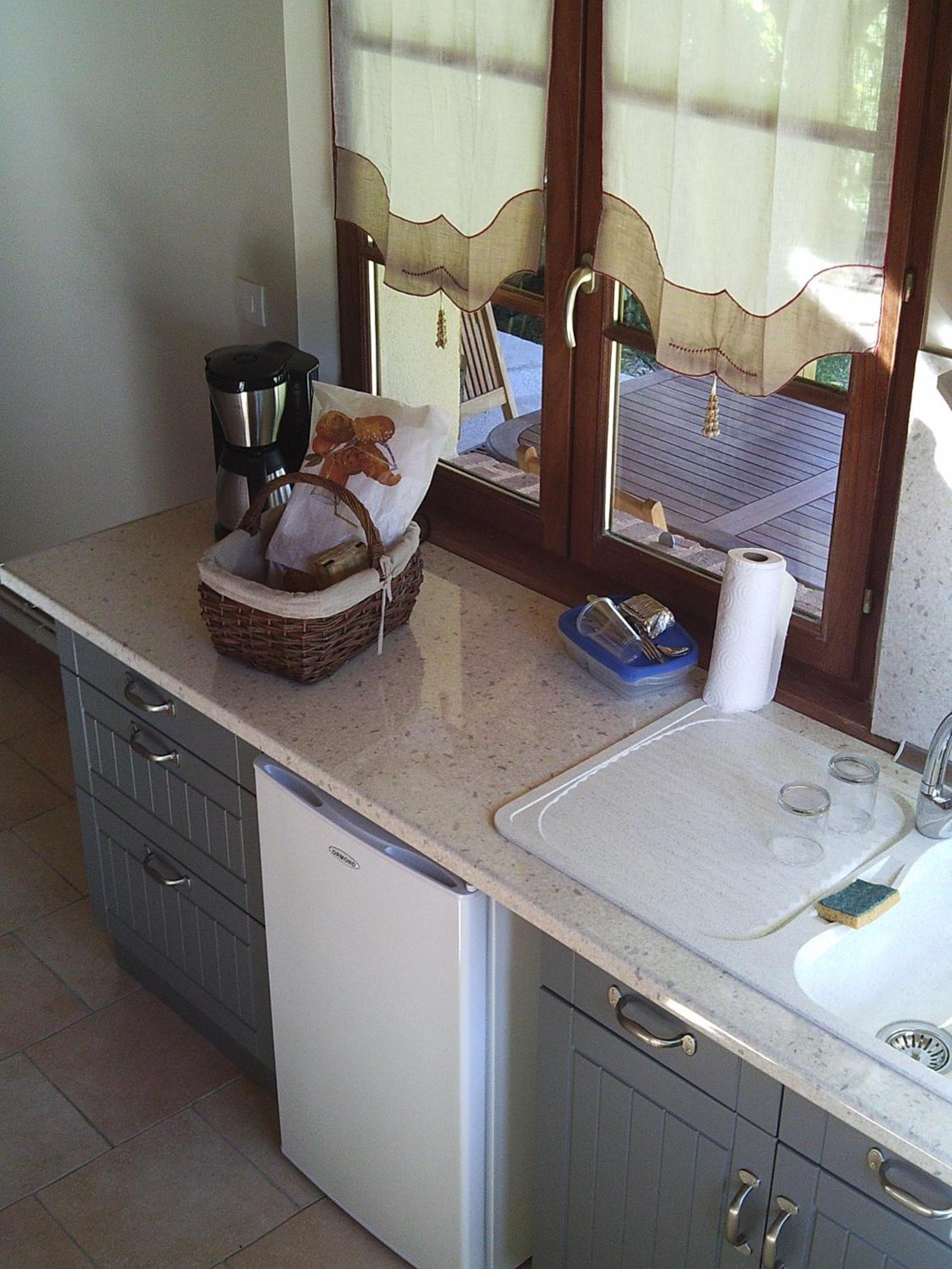 One-Bedroom House - Photo 13