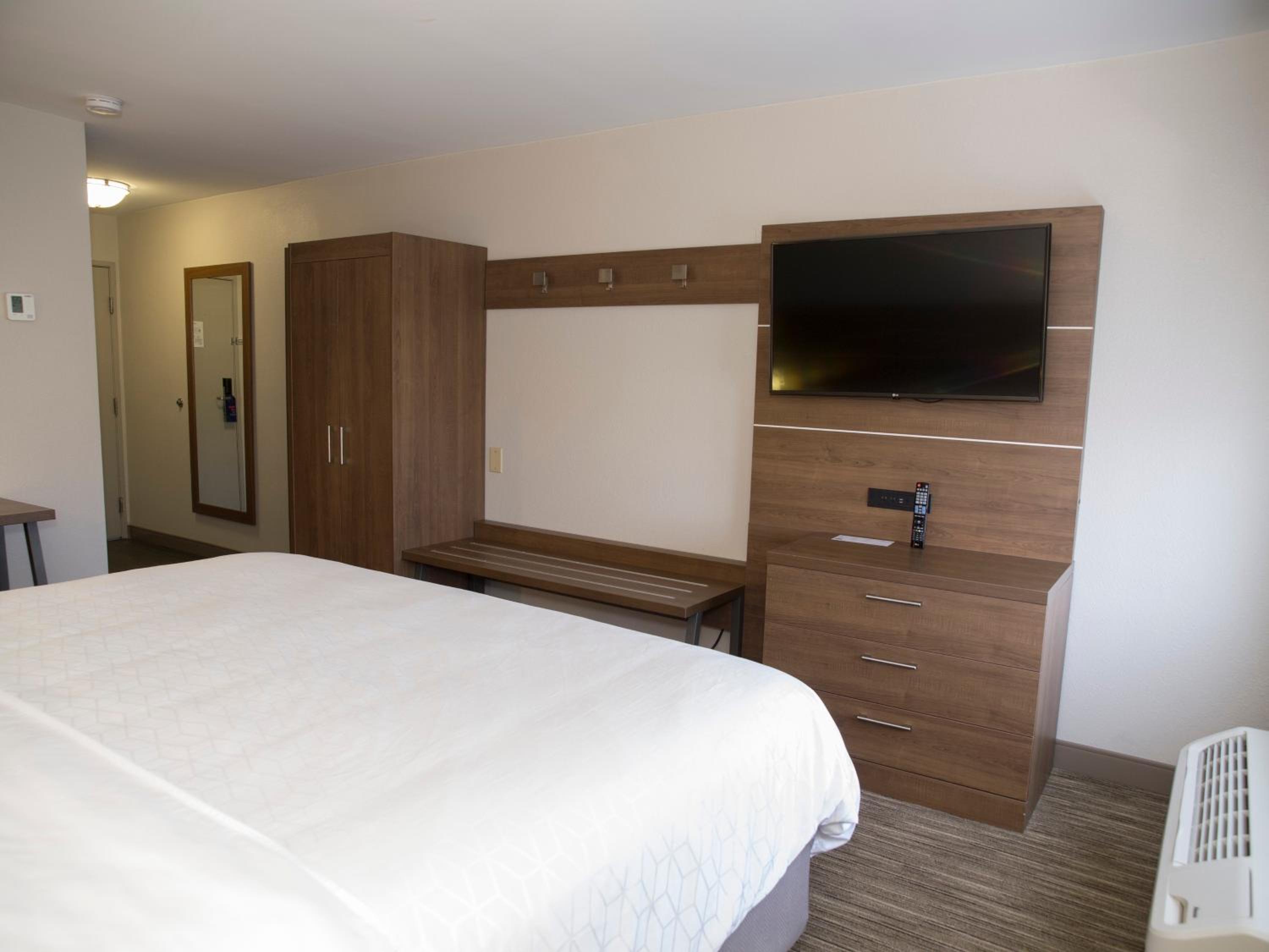 Standard King Room - Photo 4
