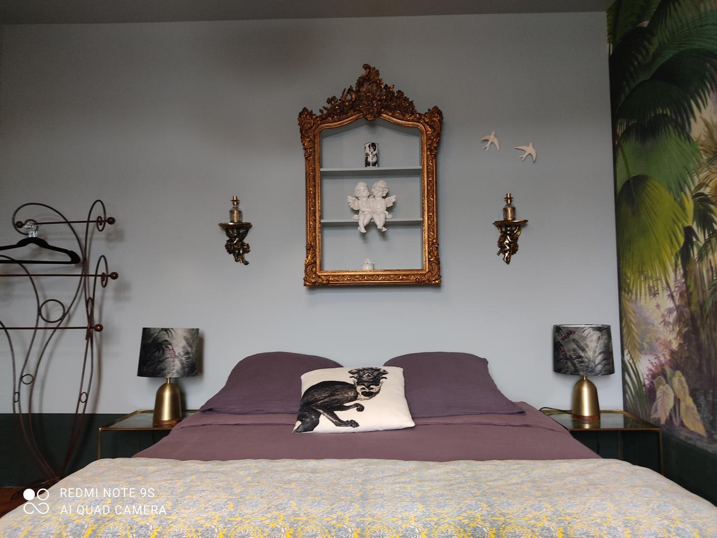 Deluxe Double Room with Shower - Photo 2