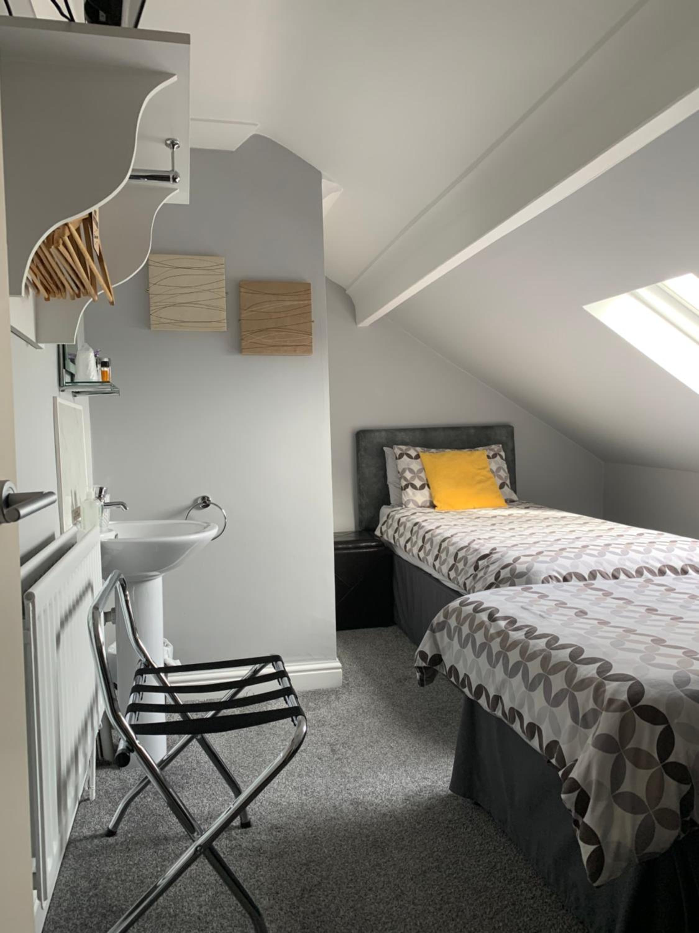 Twin Room with Shared Bathroom photo 2