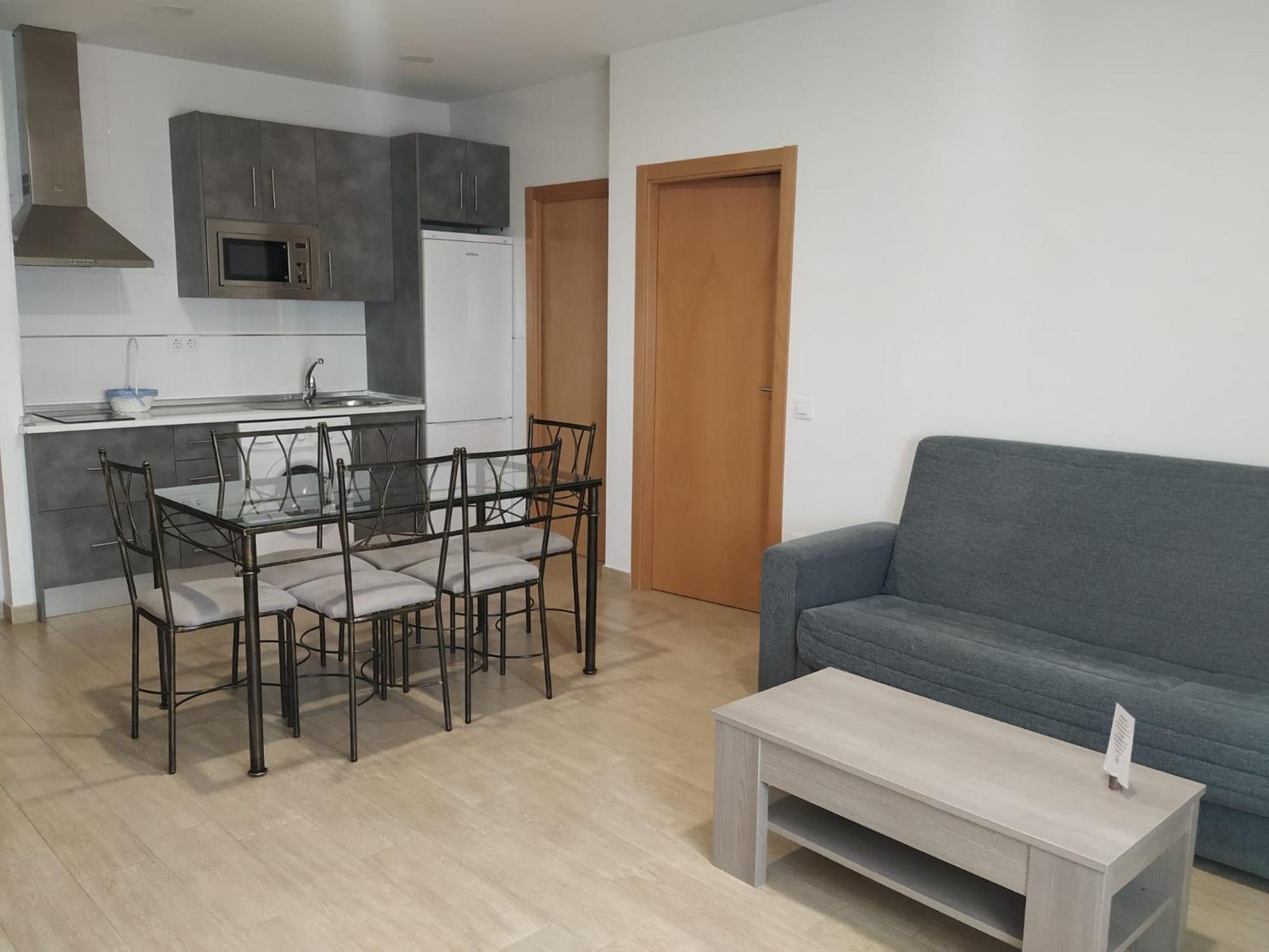 Superior Family Room - Photo 4
