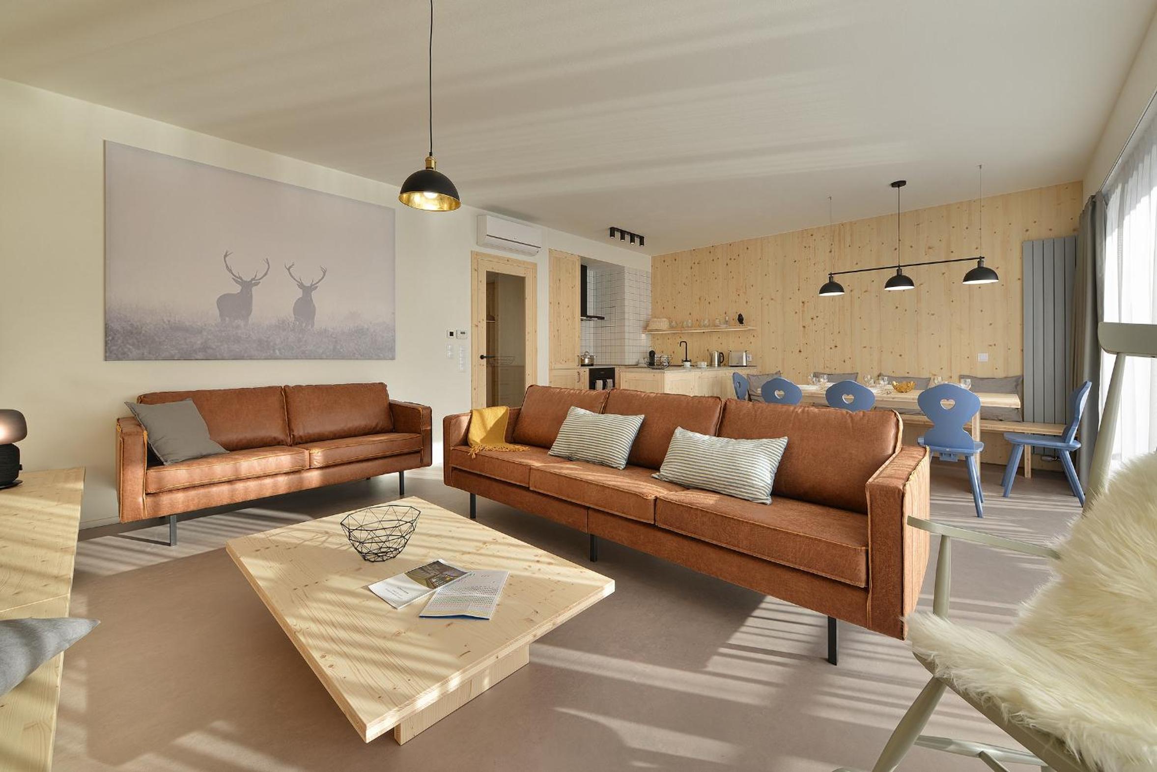 Deluxe Four-Bedroom Maisonette Apartment  - Photo 13