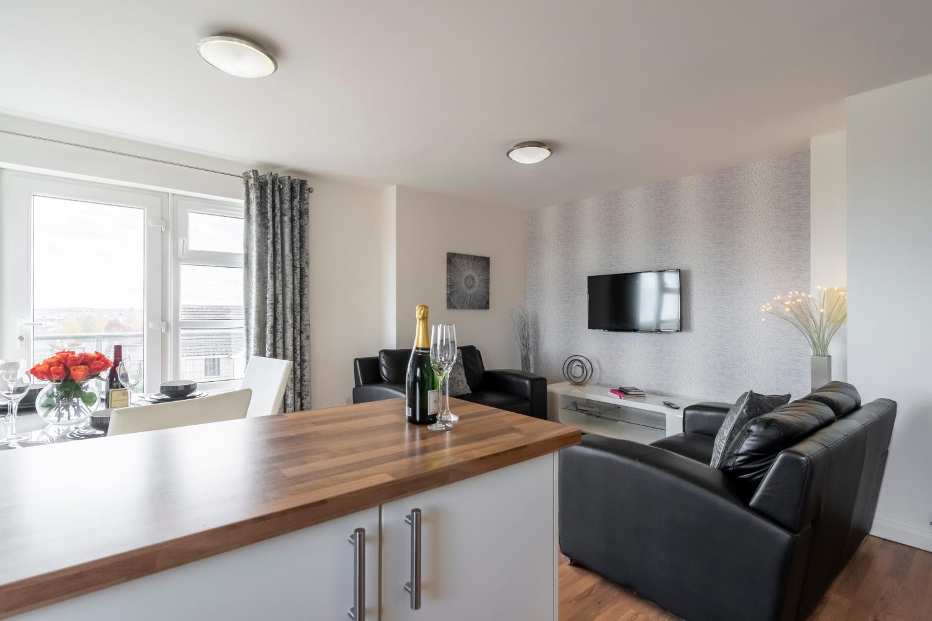 Two-Bedroom Apartment with Balcony (4 Adults)