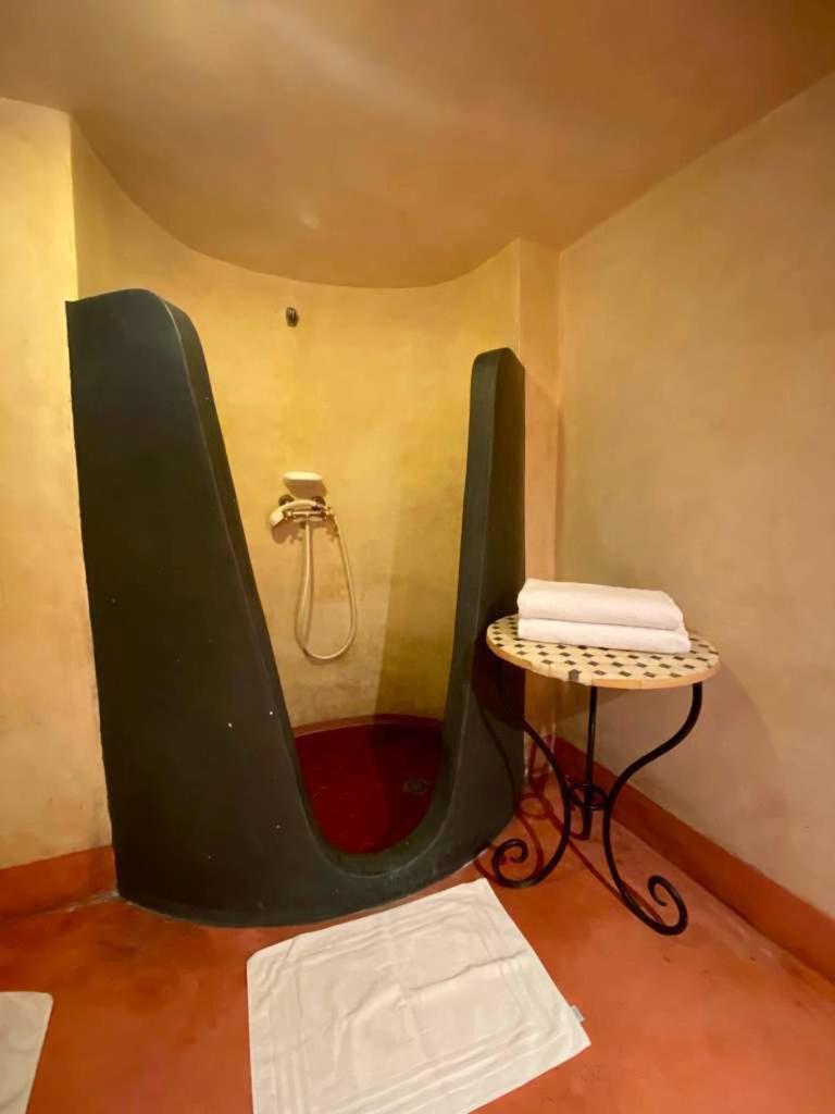 King Room with Pool View - Photo 5