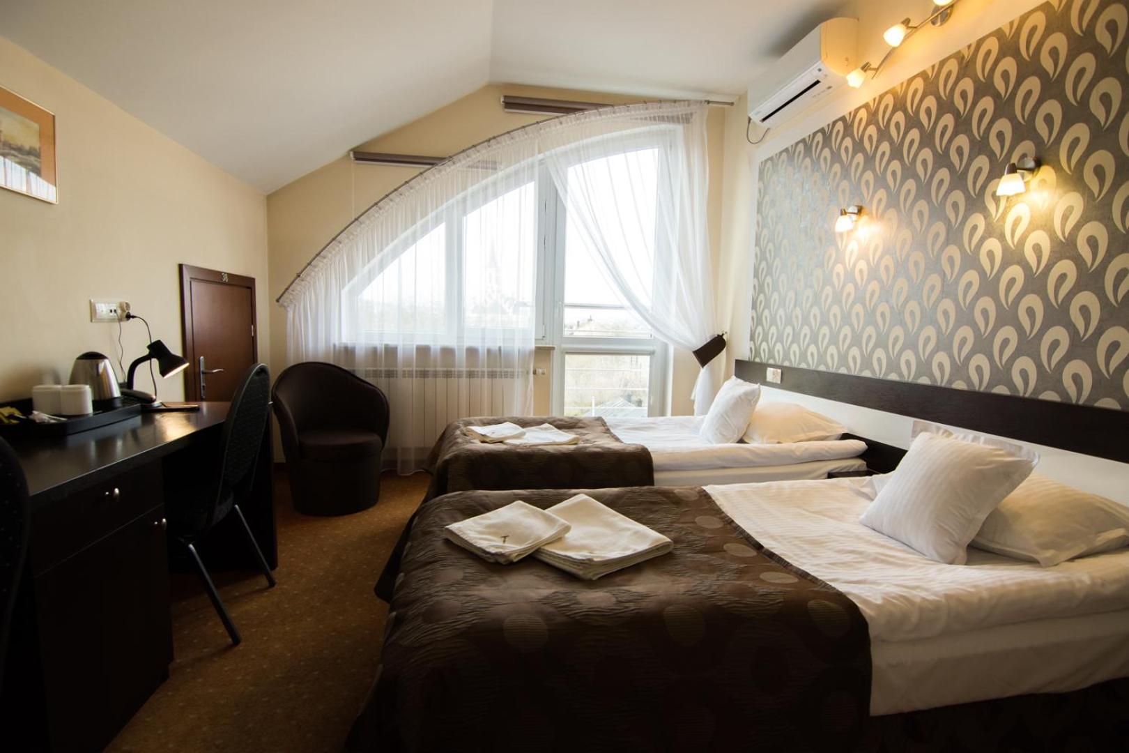 Twin Room - Photo 2