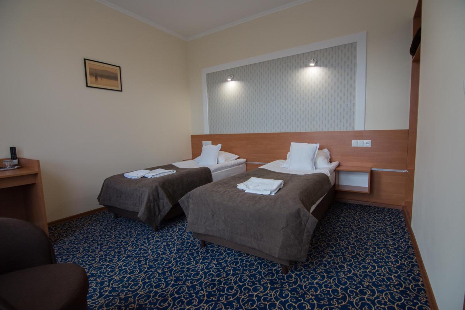 Twin Room - Photo 8