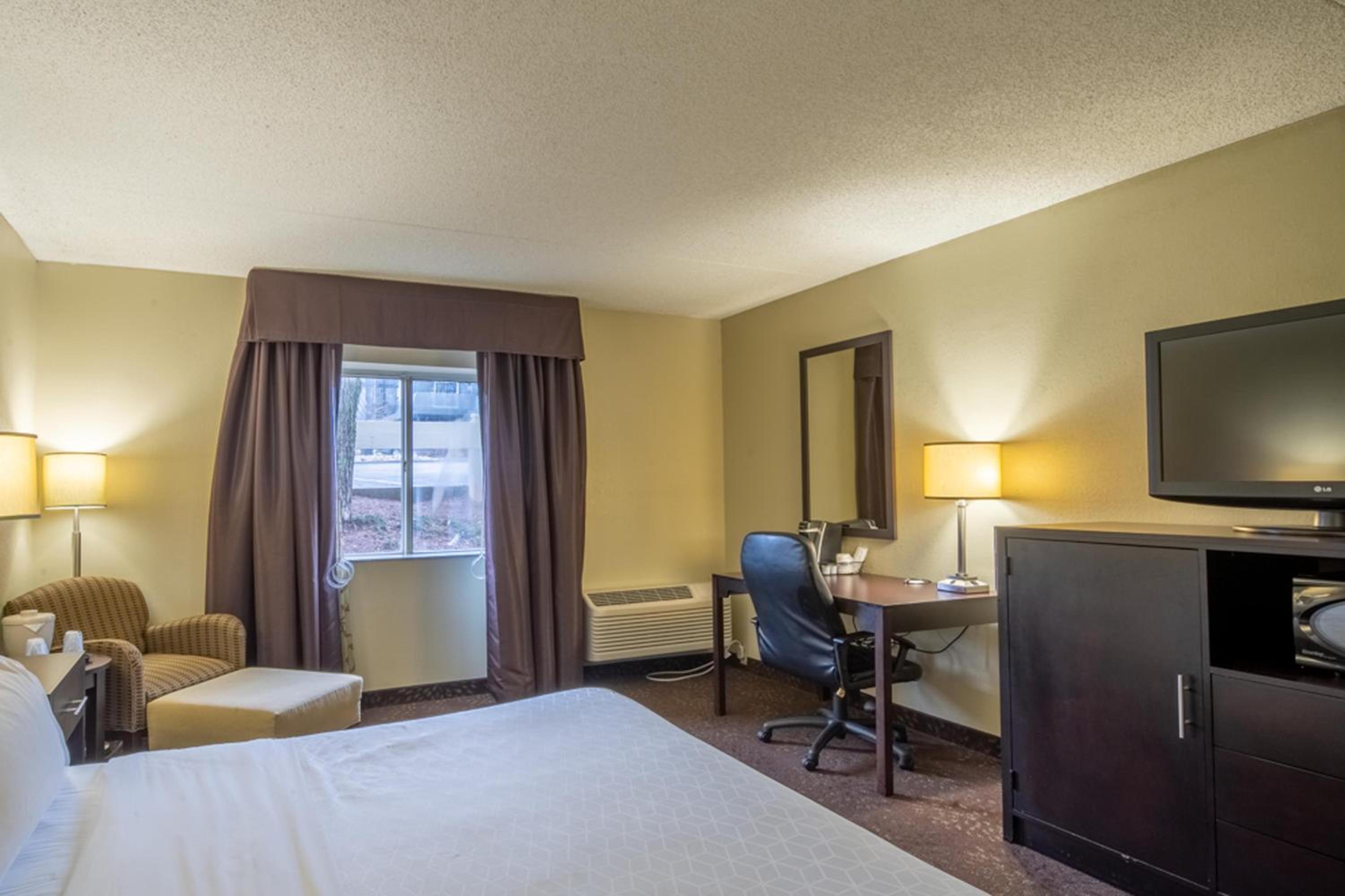 Standard King Room - Photo 3
