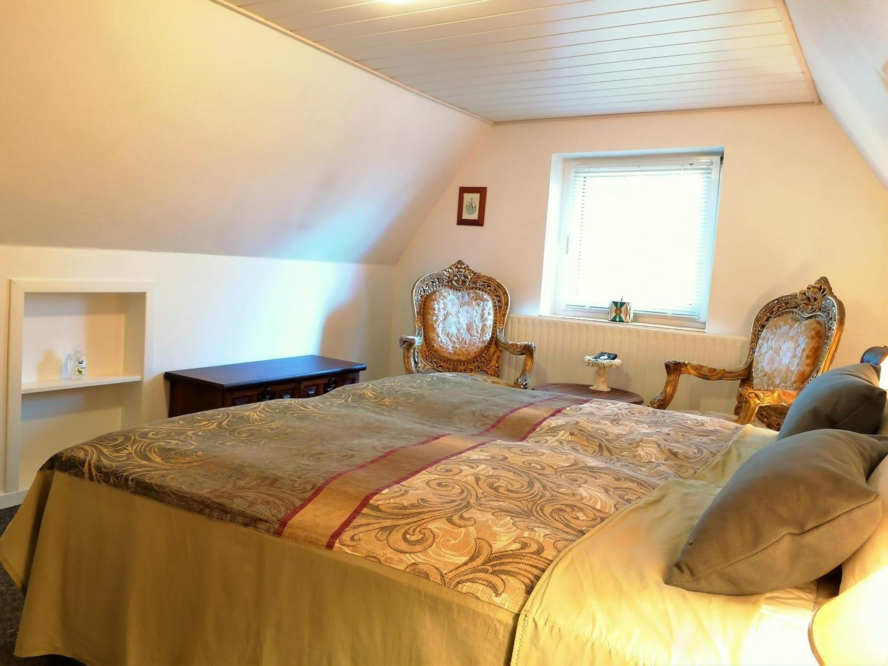 Deluxe Double Room with Extra Bed photo 3