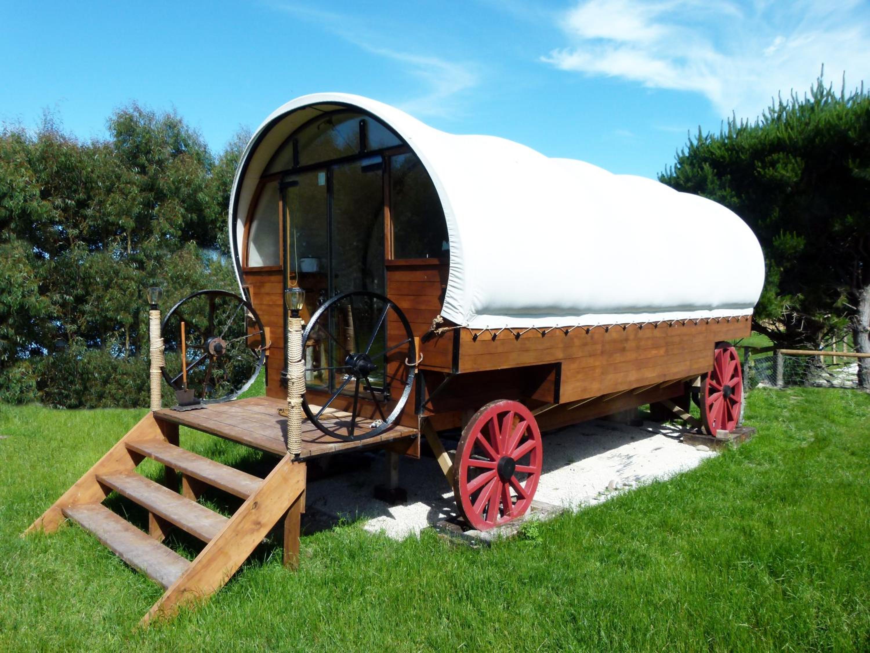 Colonial Wagon and Sleep-out photo 1