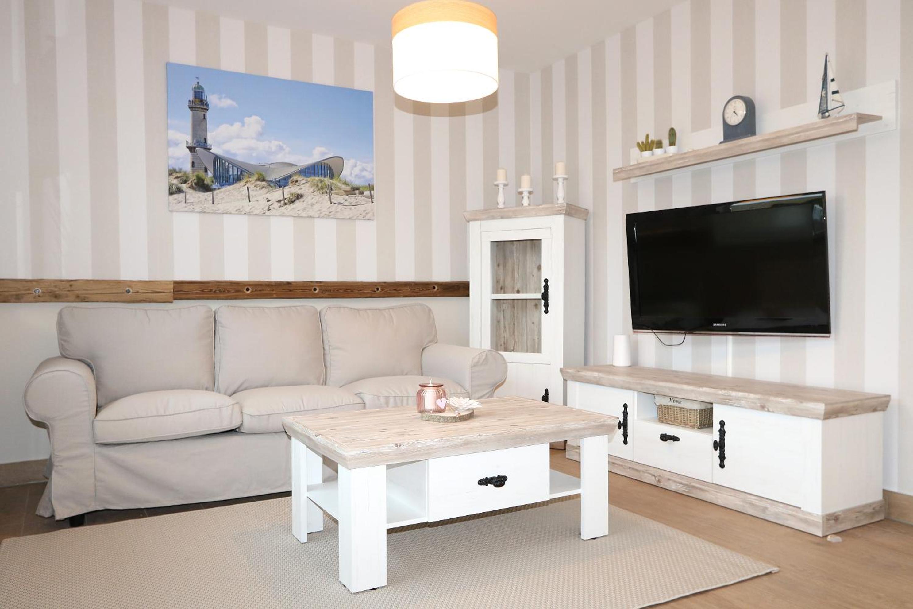 Three-Bedroom House - Photo 1
