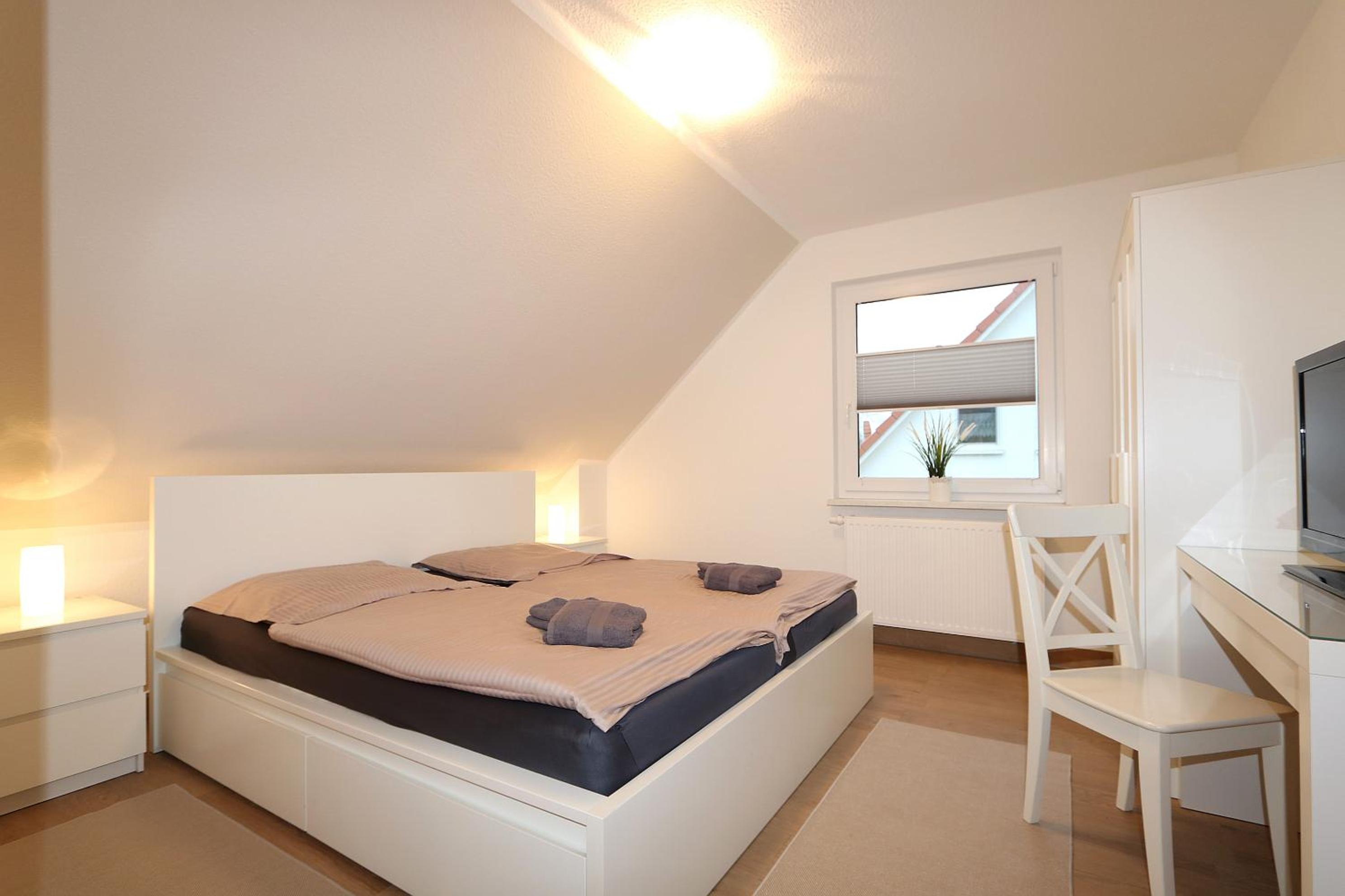 Three-Bedroom House - Photo 8