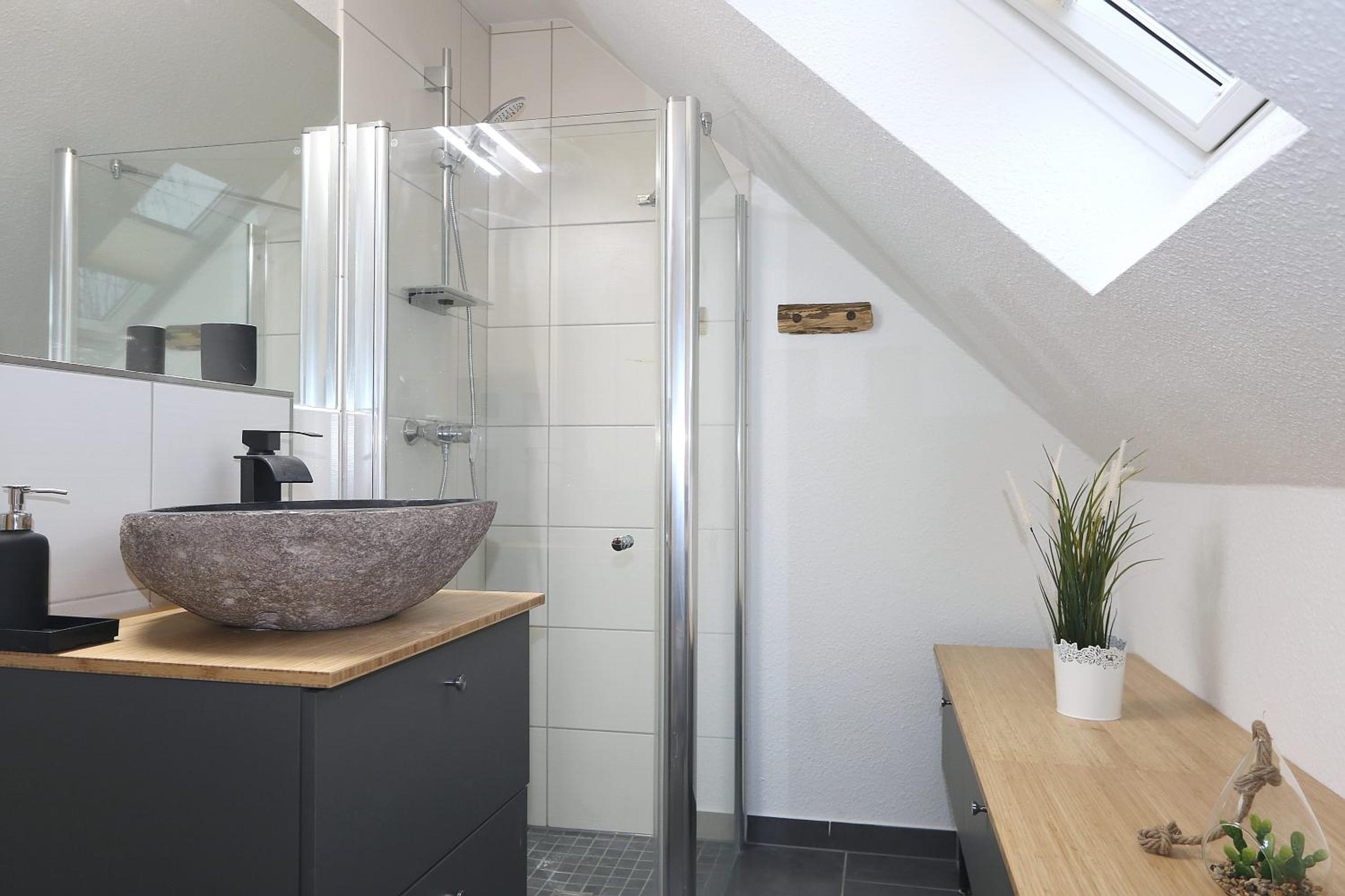 Three-Bedroom House - Photo 10