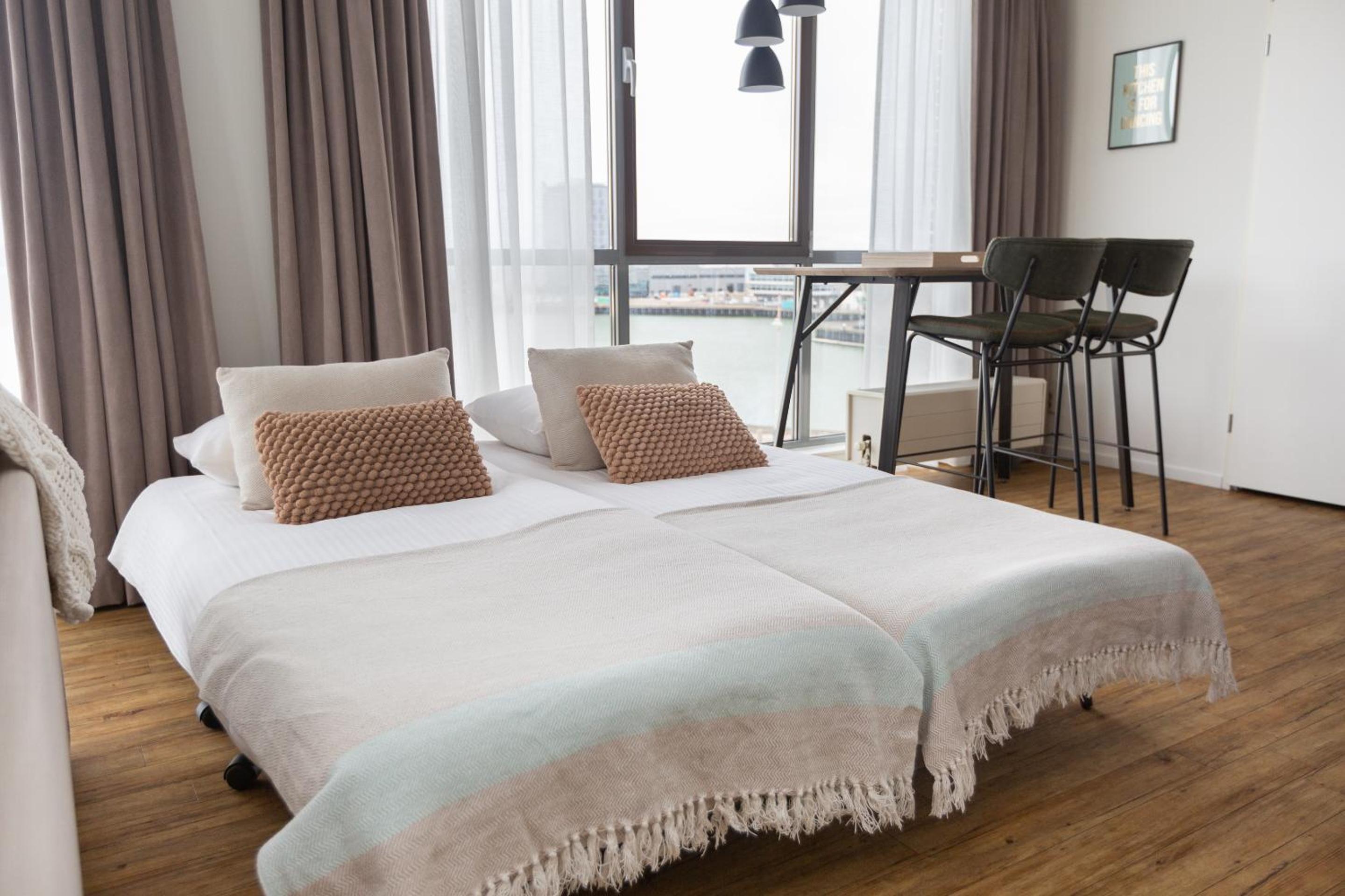 One-Bedroom Apartment 80C with Large Balcony photo 3