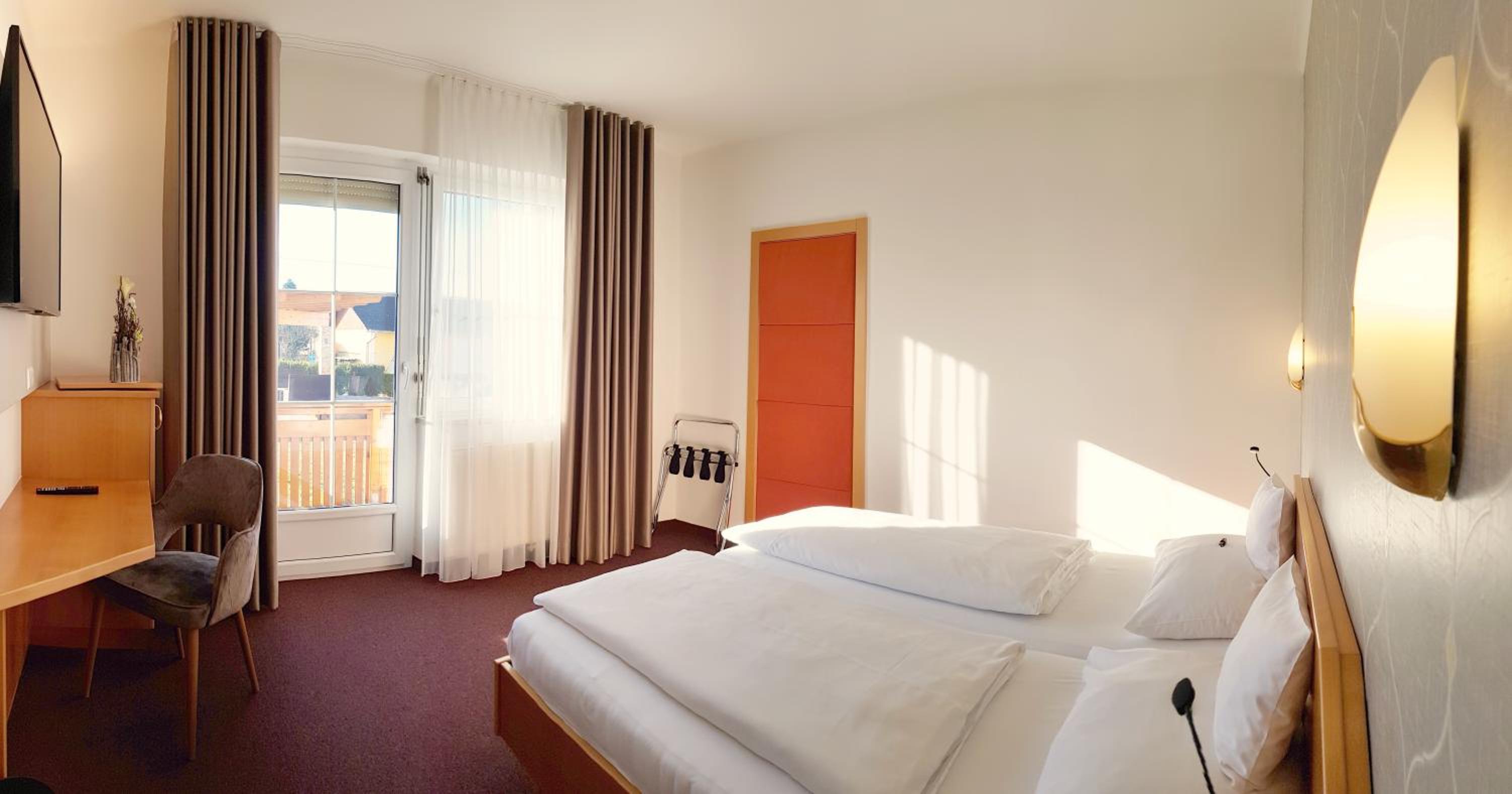 Double Room with Balcony photo 2