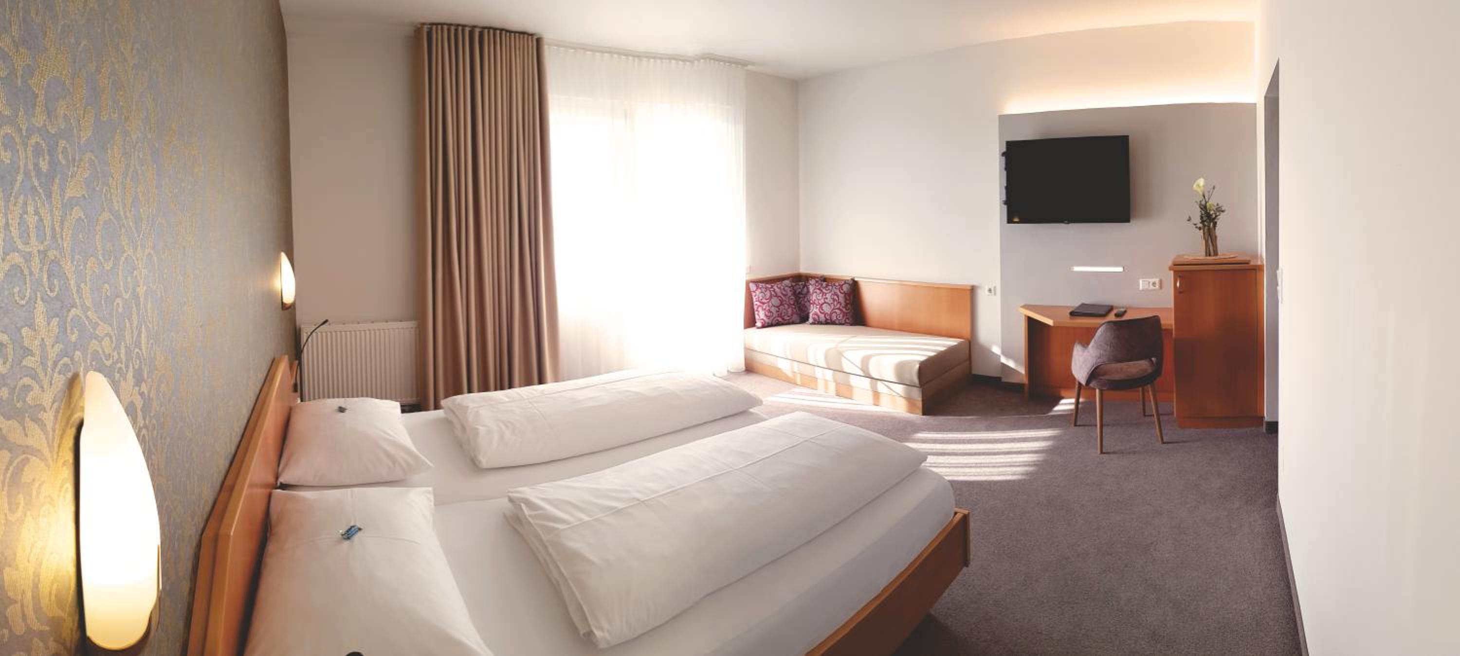 Double Room with Balcony photo 3