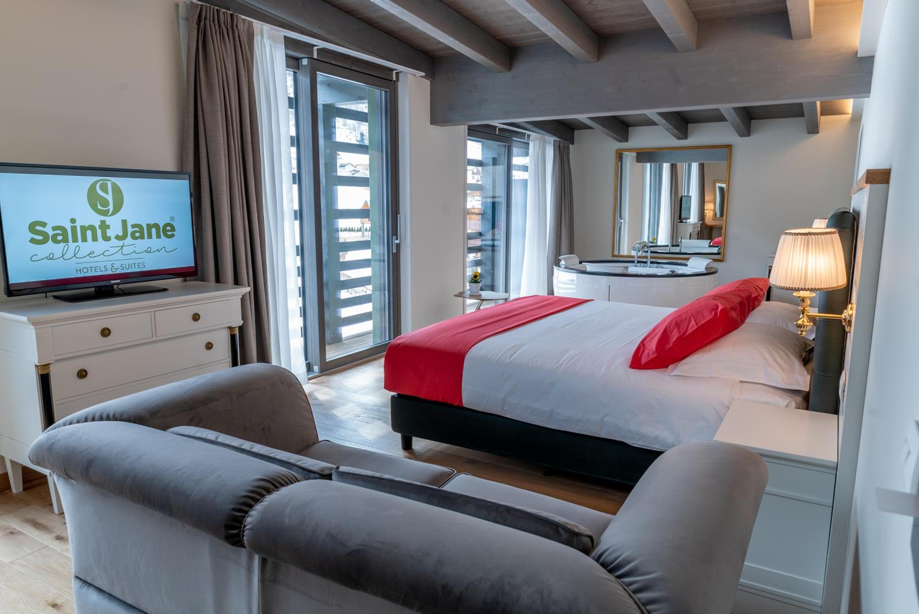 Suite with Spa Bath - Photo 1