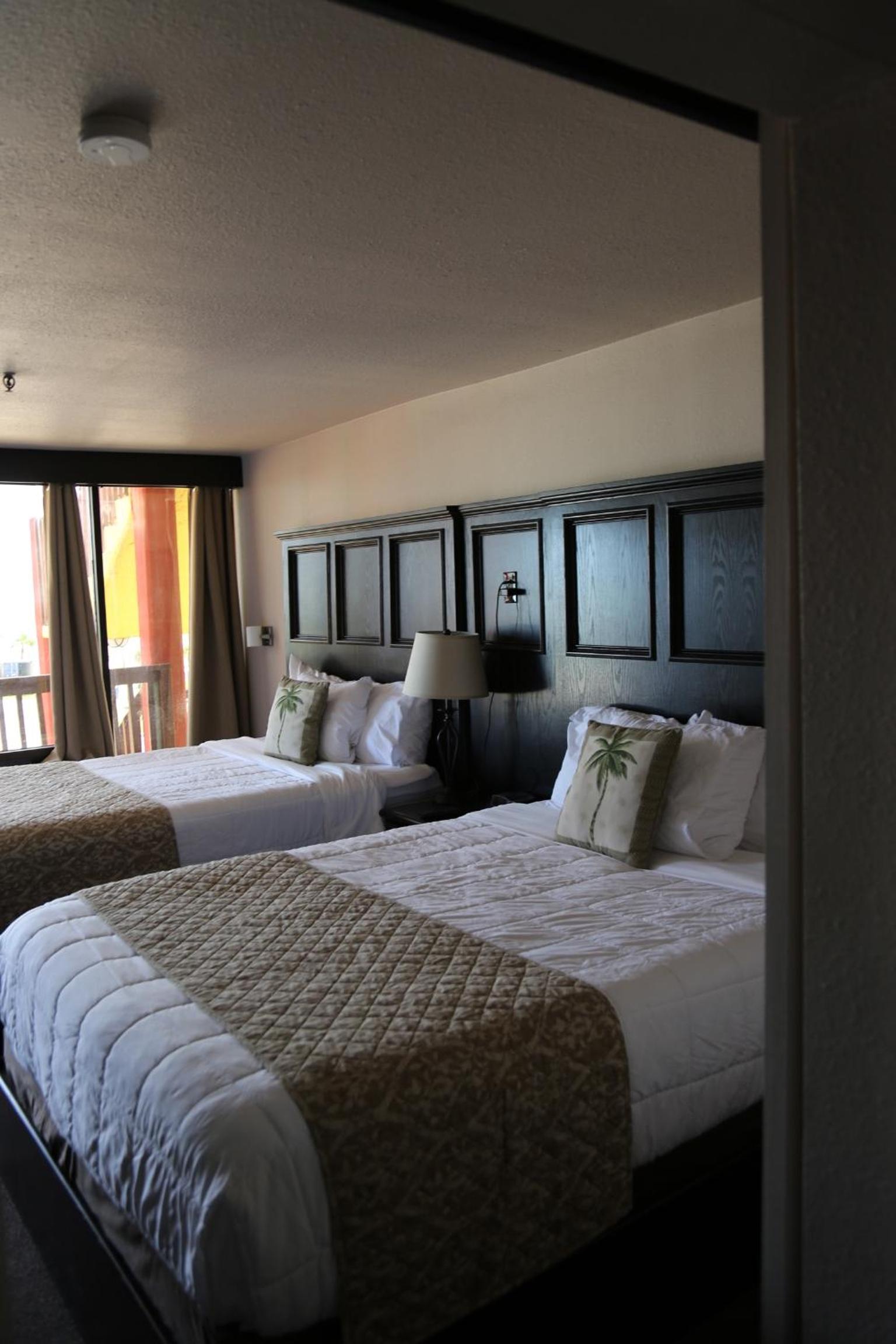 Queen Room Harbor Bridge Side - Photo 7