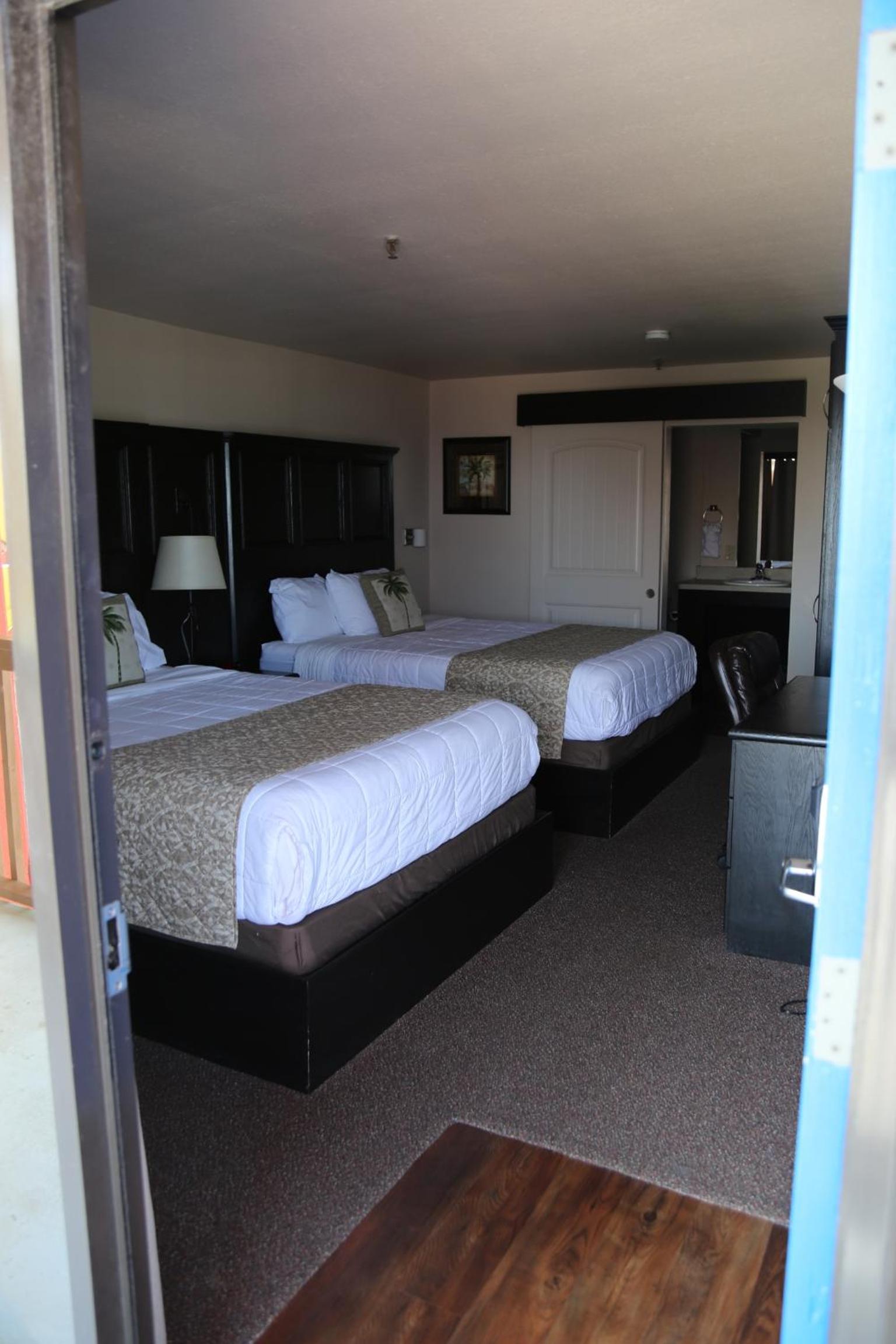 Queen Room Harbor Bridge Side - Photo 8